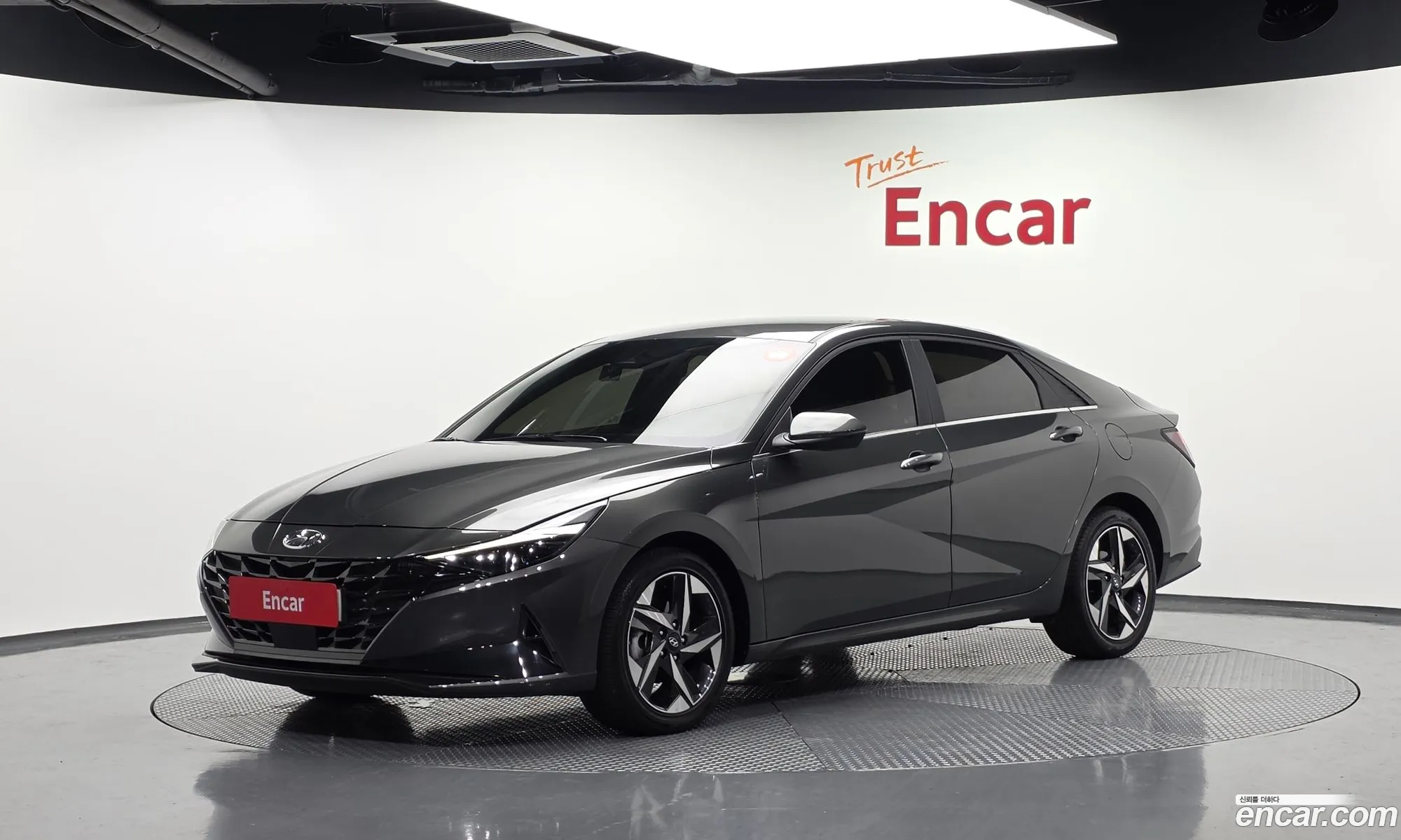 Hyundai Elantra 2022 — 4
