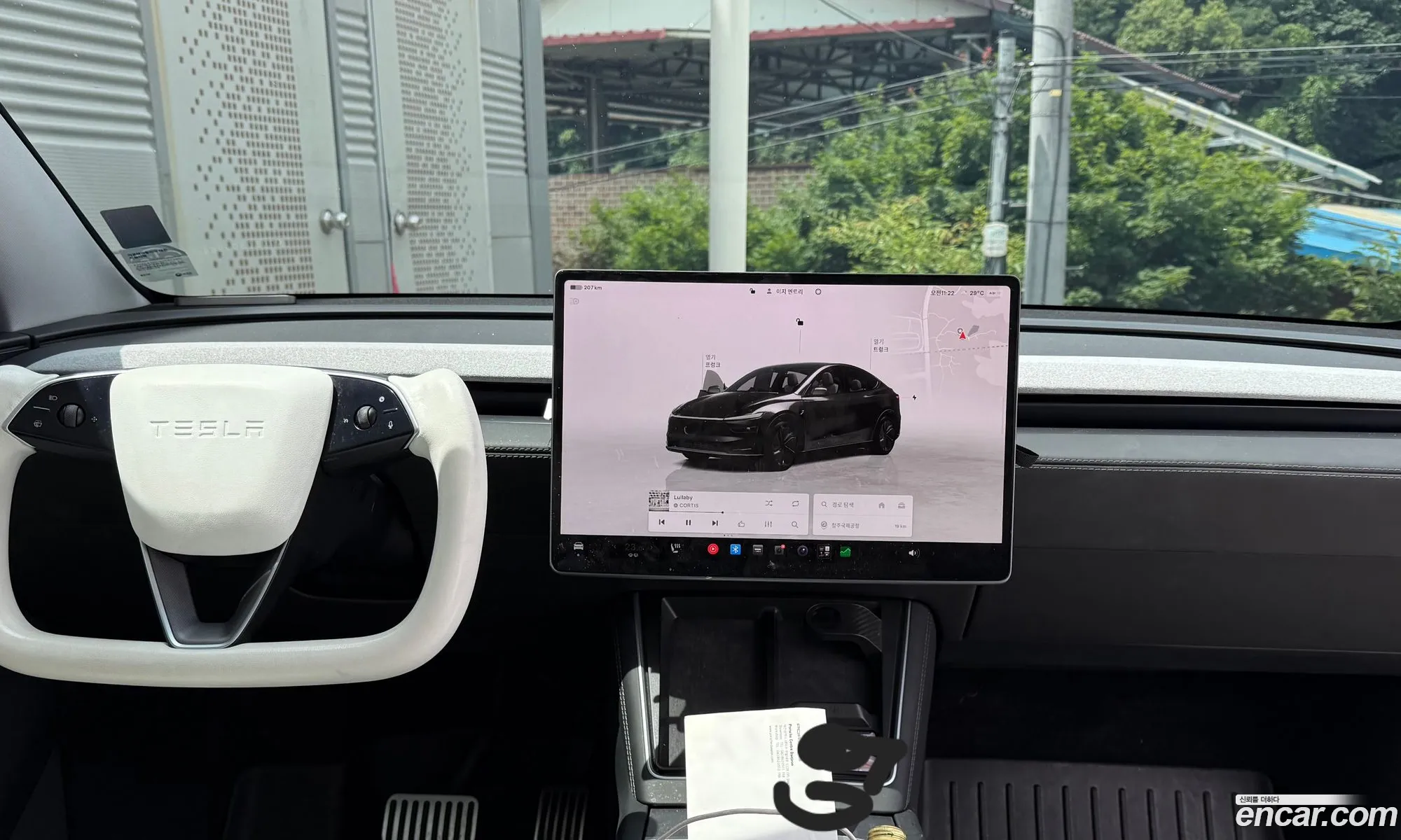 Tesla Model Y 2025 — 7