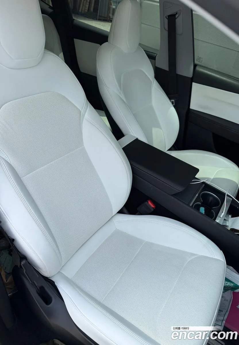 Tesla Model Y 2025 — 6