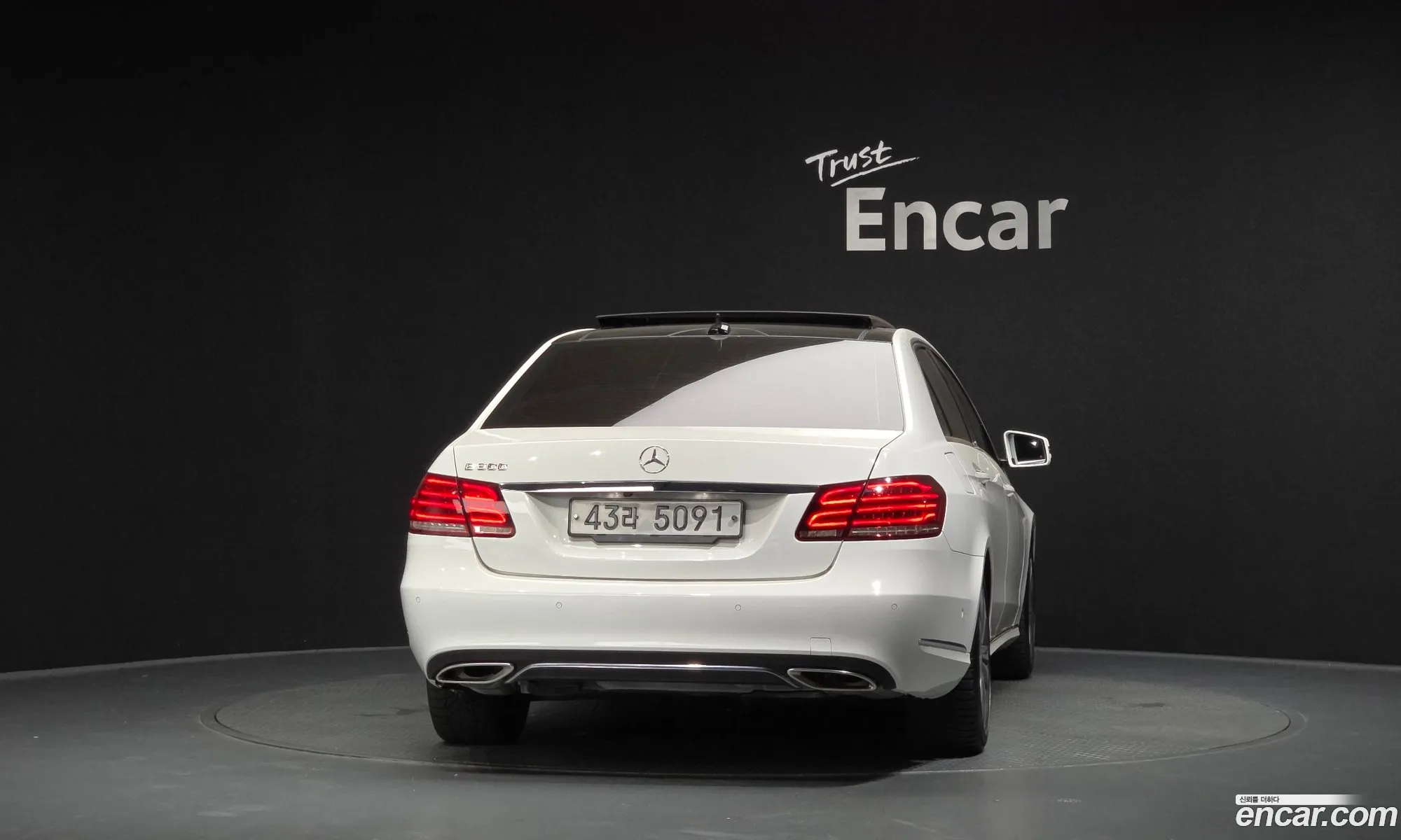 Mercedes-Benz E-Class W212 2014 WDDHF5FB2EB022316 — 15