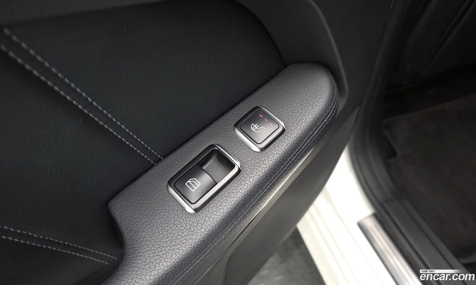 Mercedes-Benz E-Class W212 2014 WDDHF5FB2EB022316 — 9