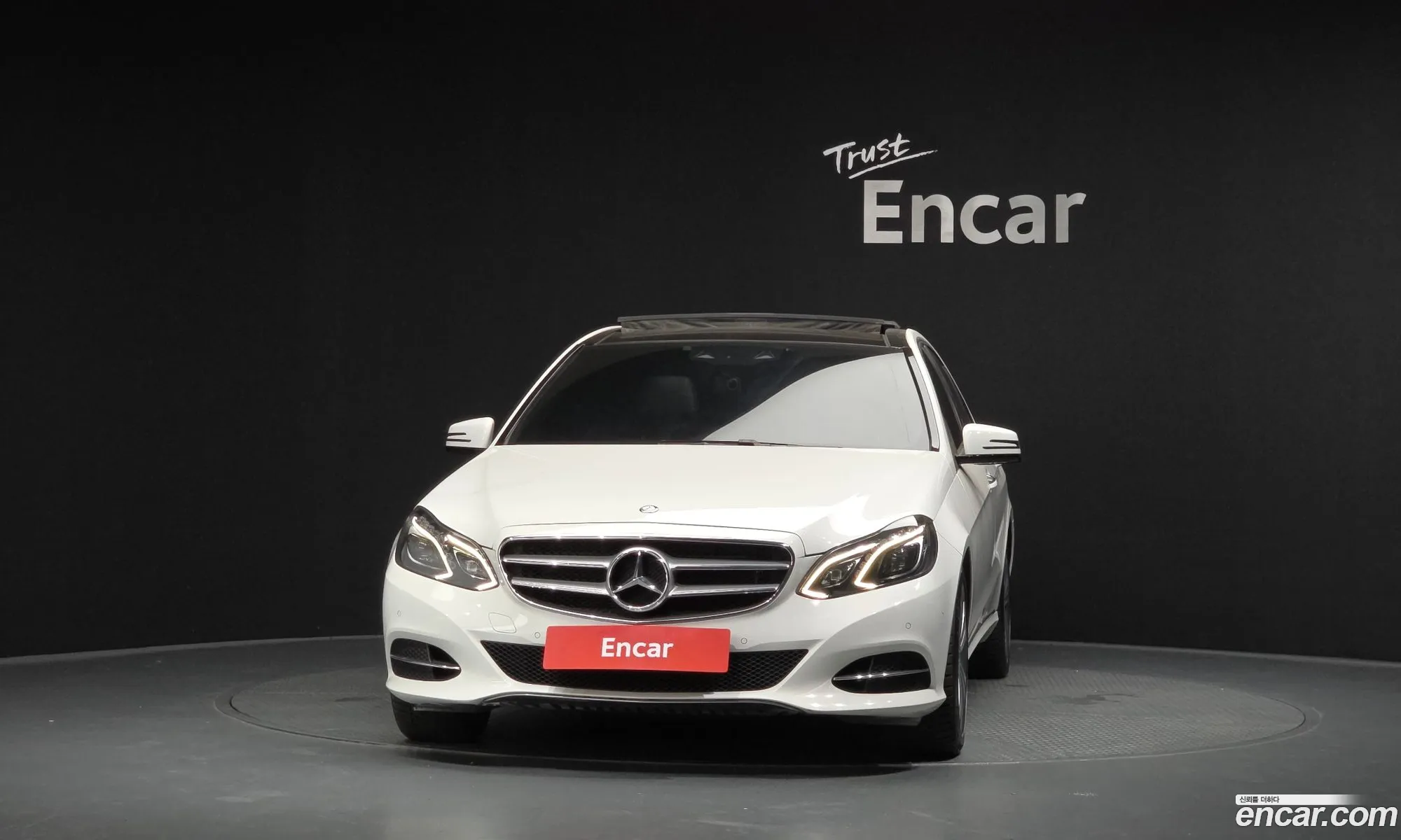 Mercedes-Benz E-Class W212 2014 WDDHF5FB2EB022316 — 19