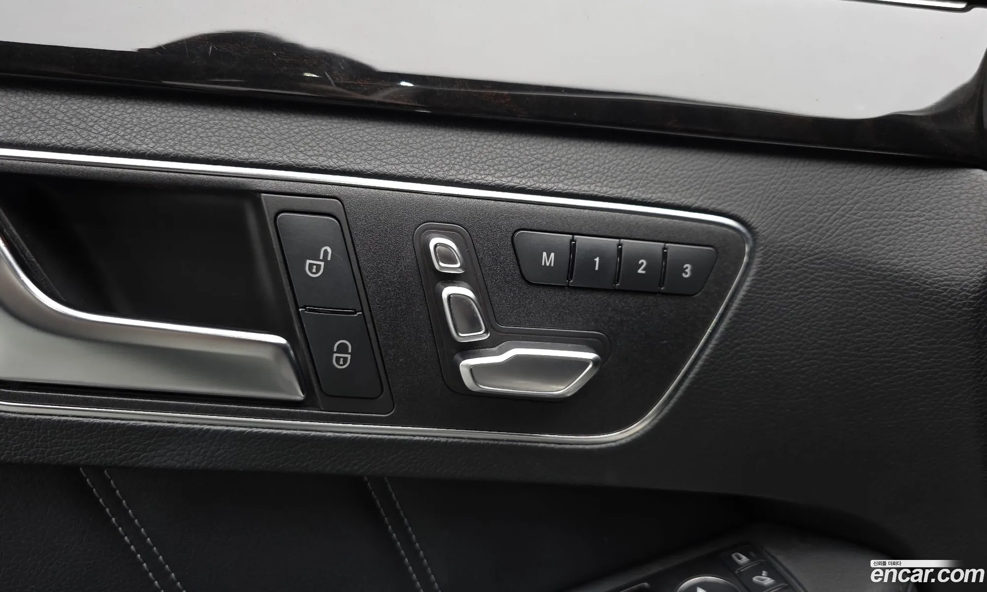 Mercedes-Benz E-Class W212 2014 WDDHF5FB2EB022316 — 17