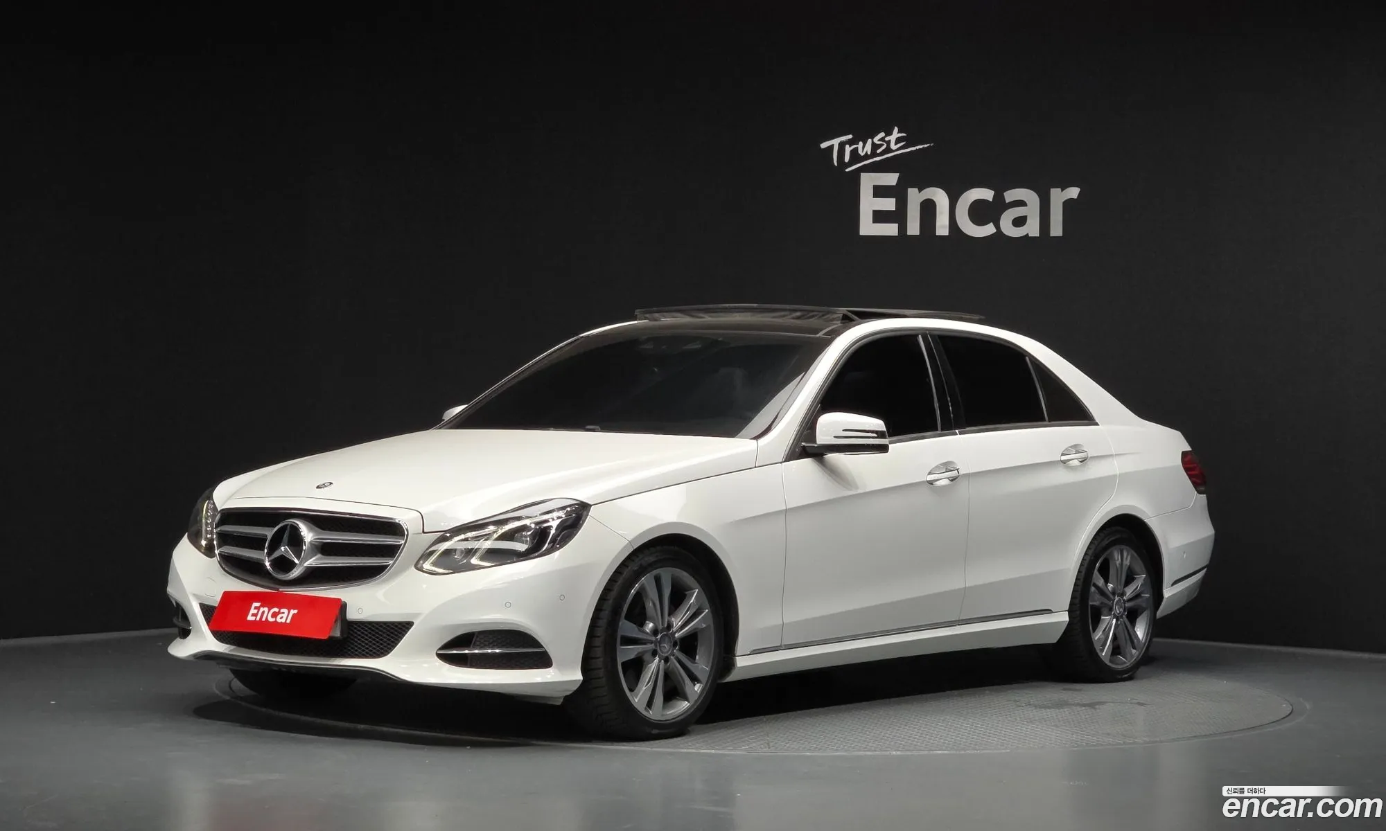 Mercedes-Benz E-Class W212 2014 WDDHF5FB2EB022316 — 3
