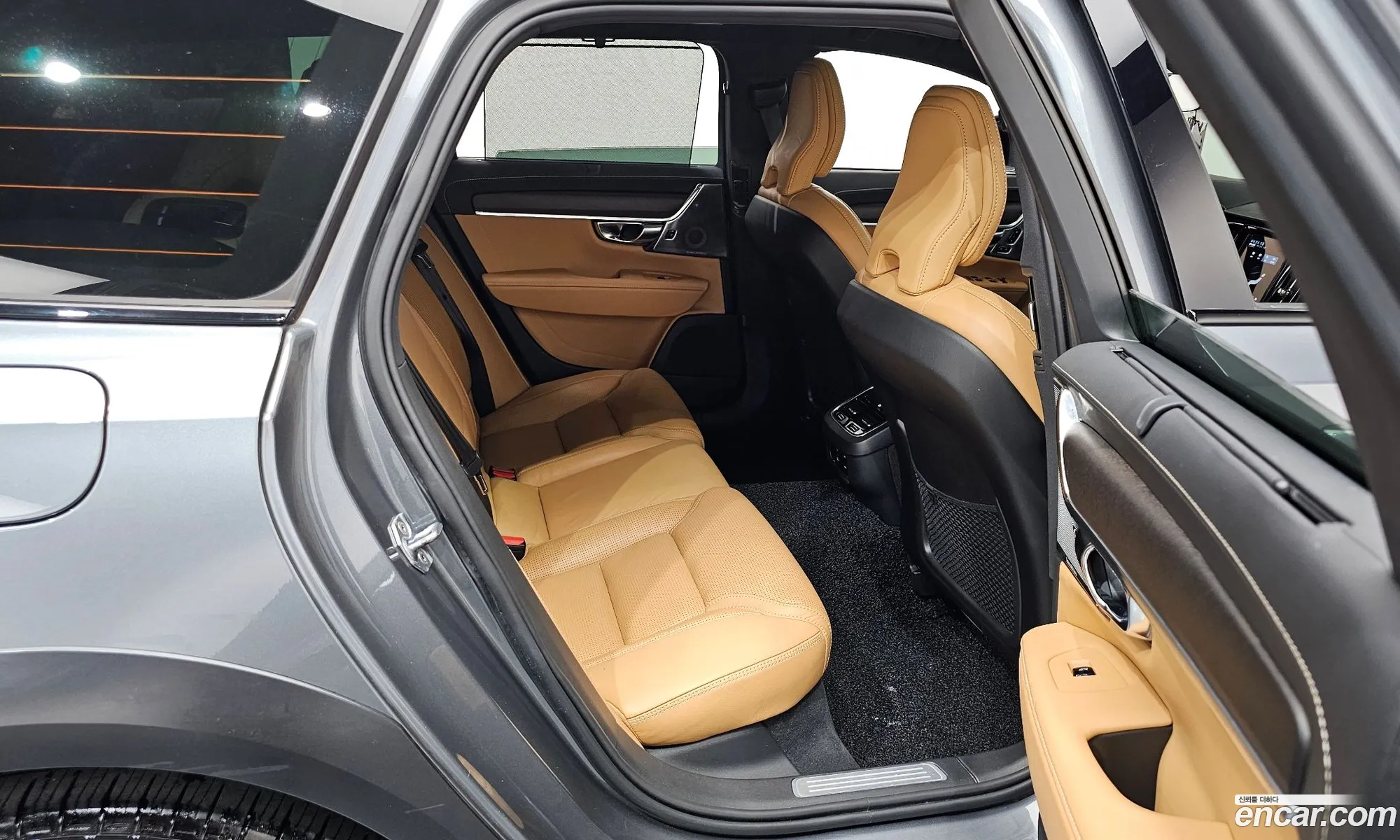 Volvo V90 Cross Country 2020 — 14