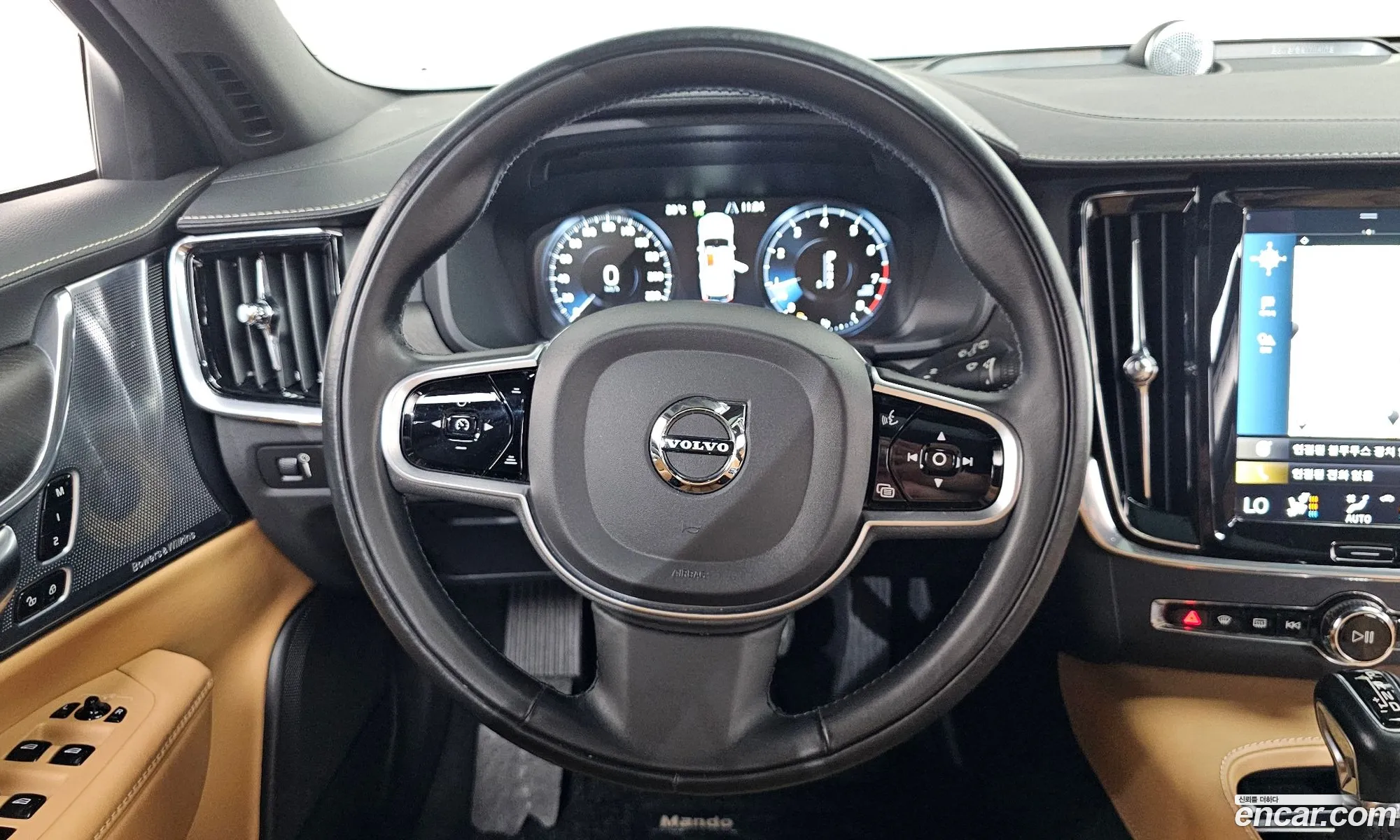 Volvo V90 Cross Country 2020 — 33