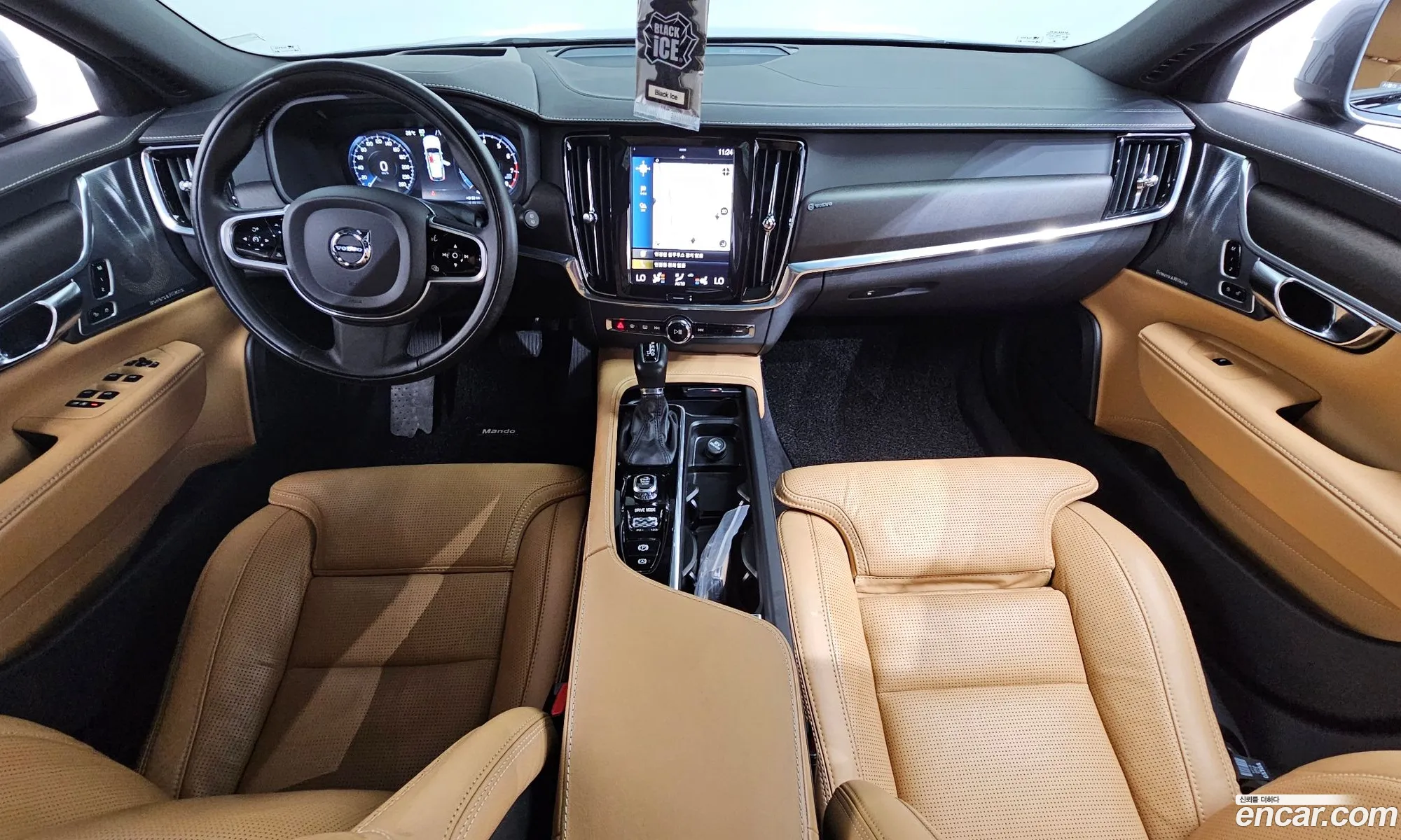 Volvo V90 Cross Country 2020 — 35