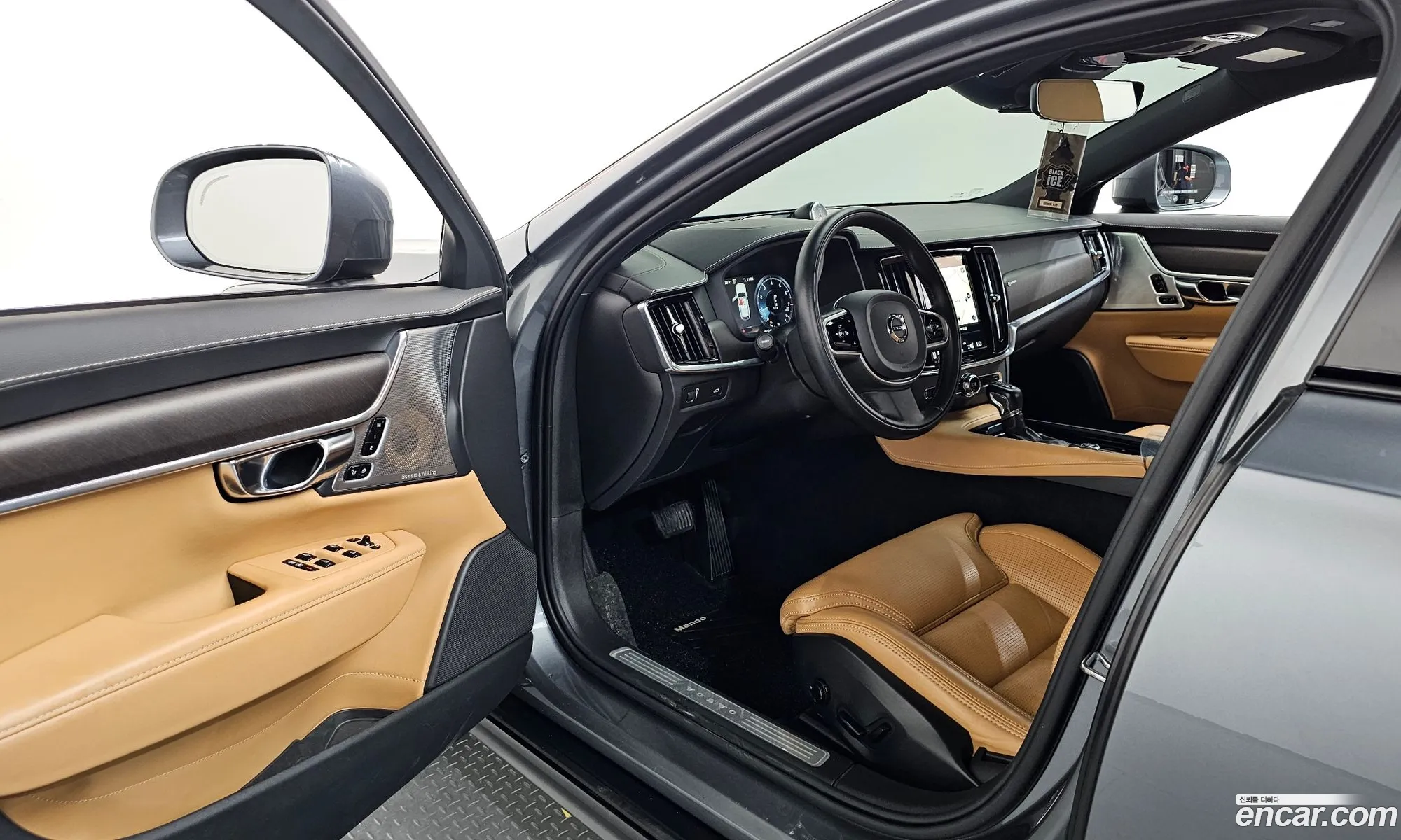 Volvo V90 Cross Country 2020 — 13
