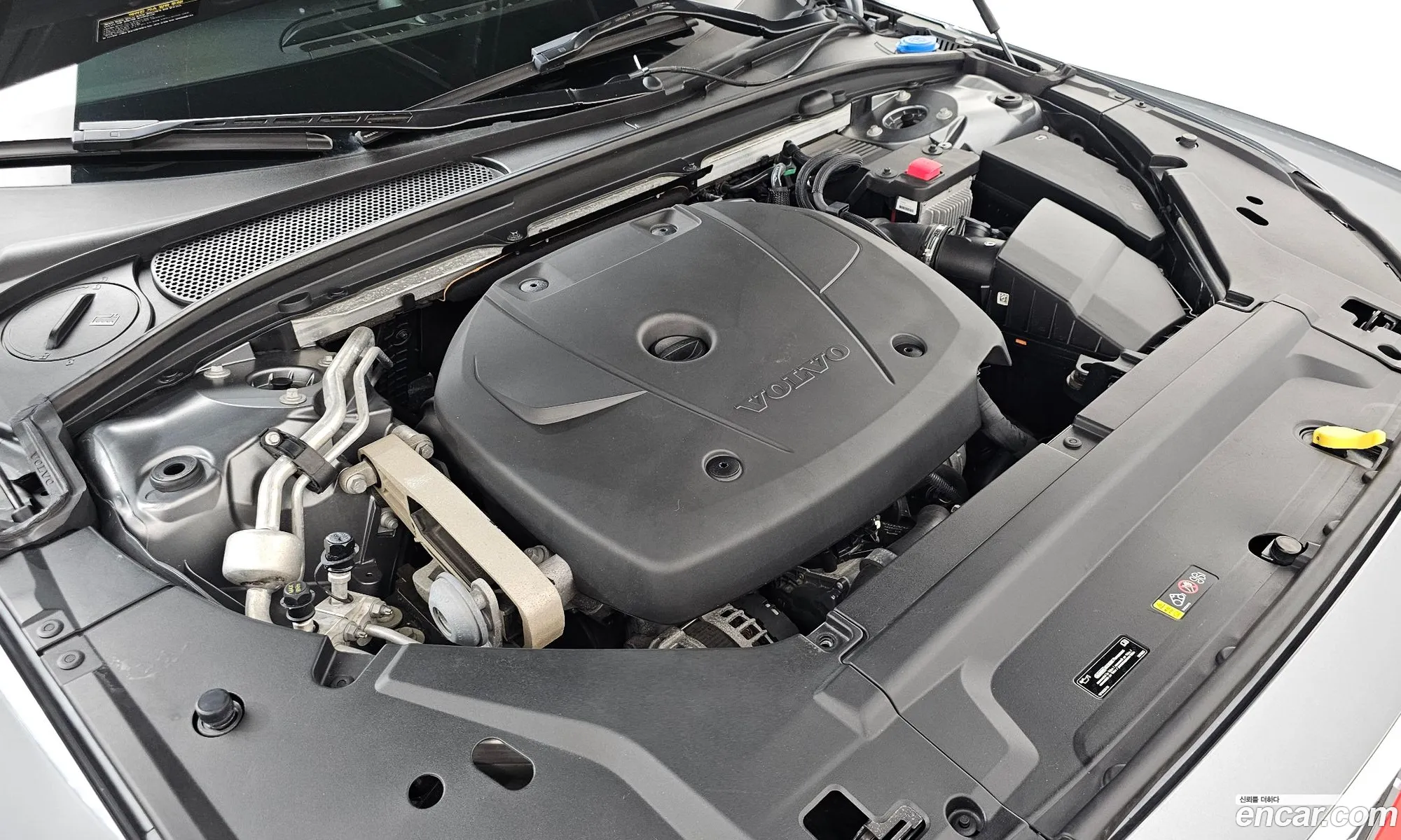 Volvo V90 Cross Country 2020 — 19