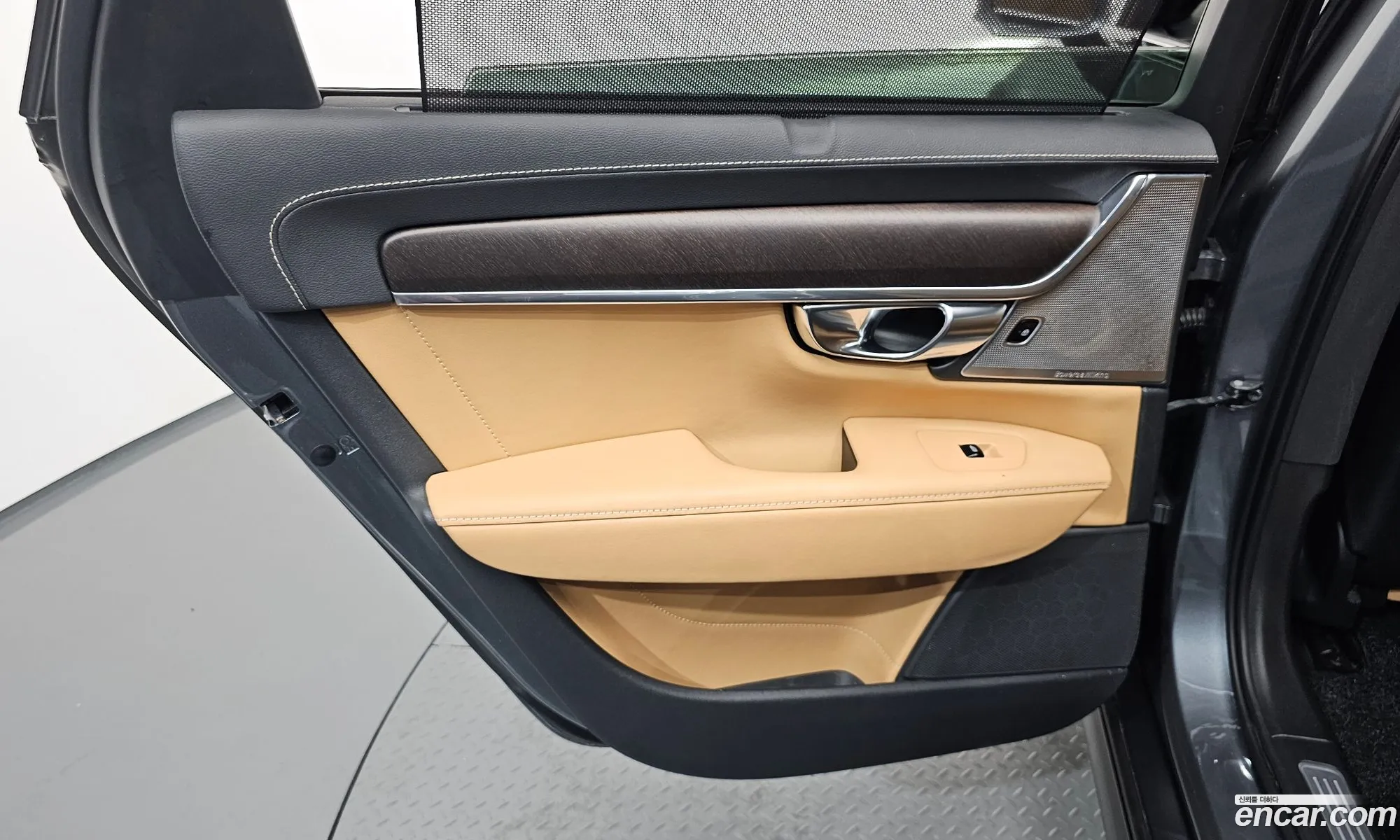 Volvo V90 Cross Country 2020 — 22