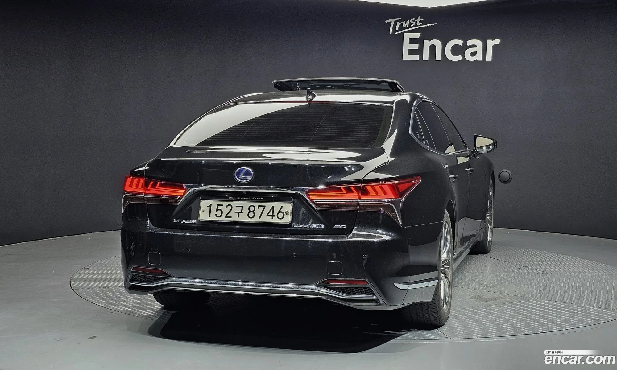 Lexus LS500h 2018 JTHCYLFF6J5000767 — 8
