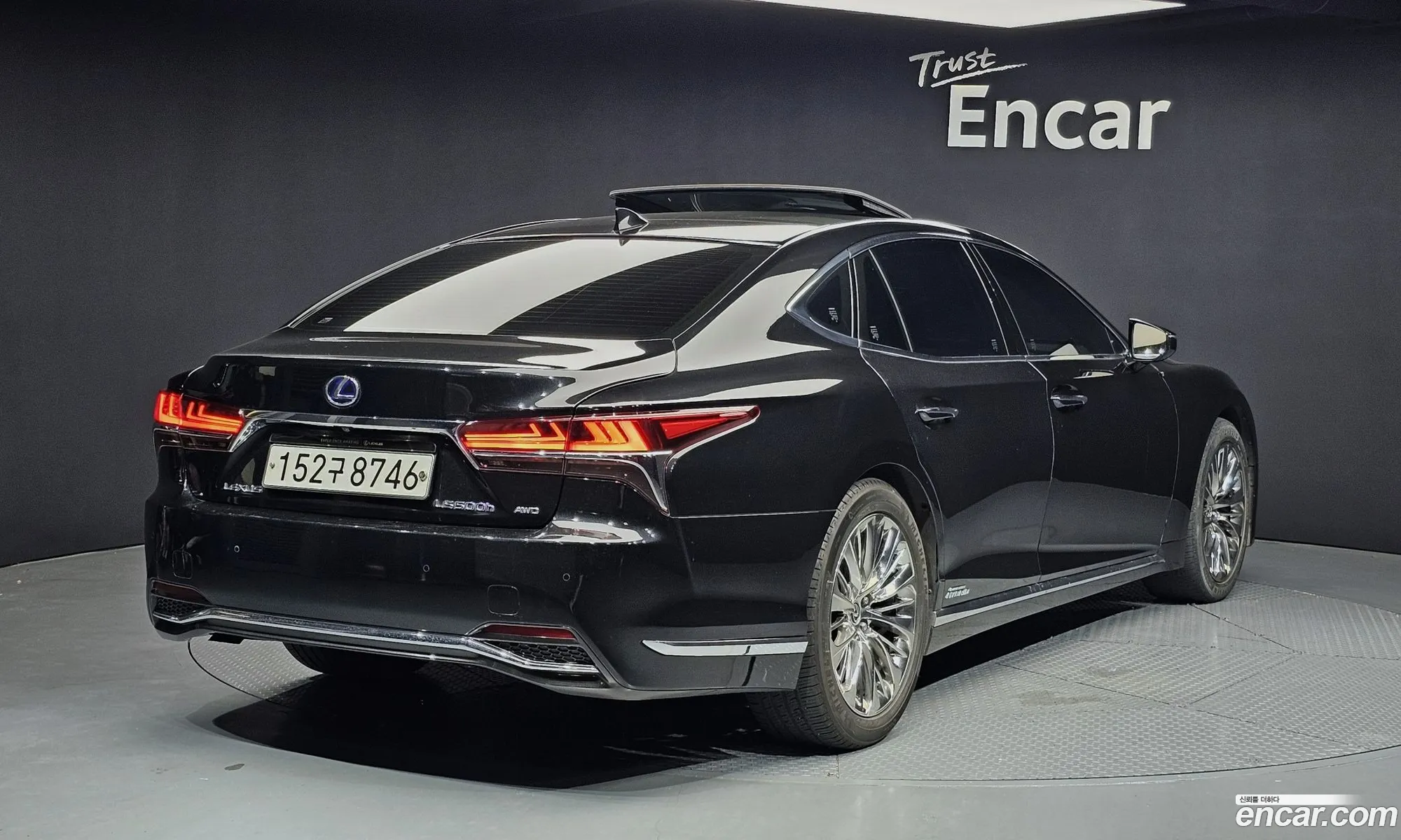 Lexus LS500h 2018 JTHCYLFF6J5000767 — 9