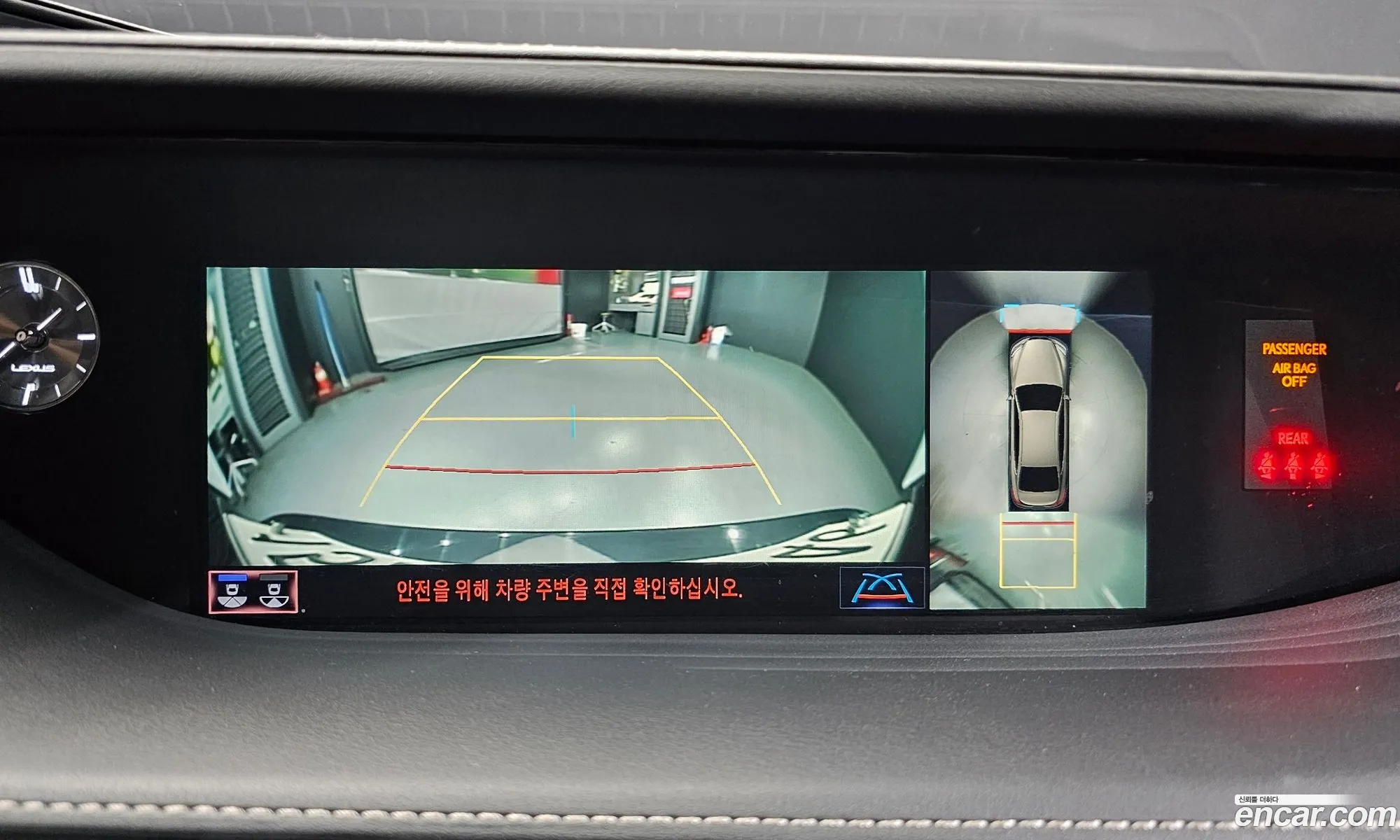 Lexus LS500h 2018 JTHCYLFF6J5000767 — 11