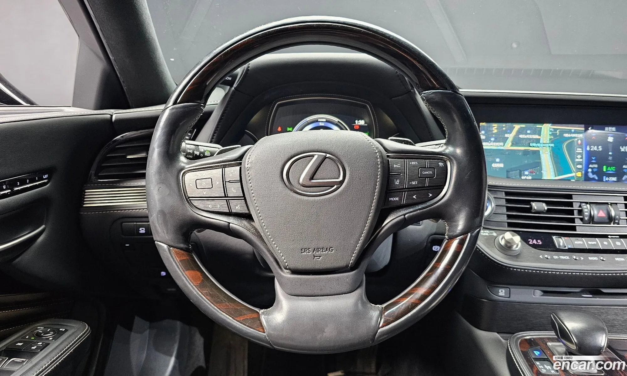 Lexus LS500h 2018 JTHCYLFF6J5000767 — 3