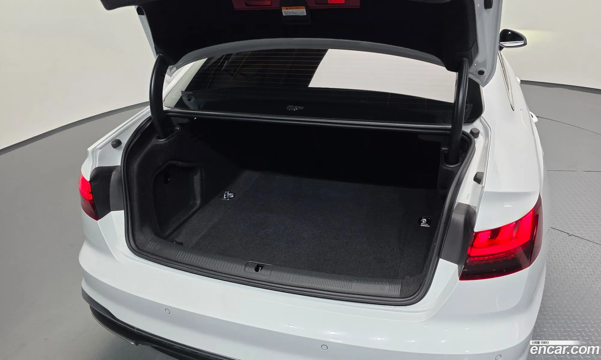 Audi A4 2021 WAUZZZF45MN001839 — 25