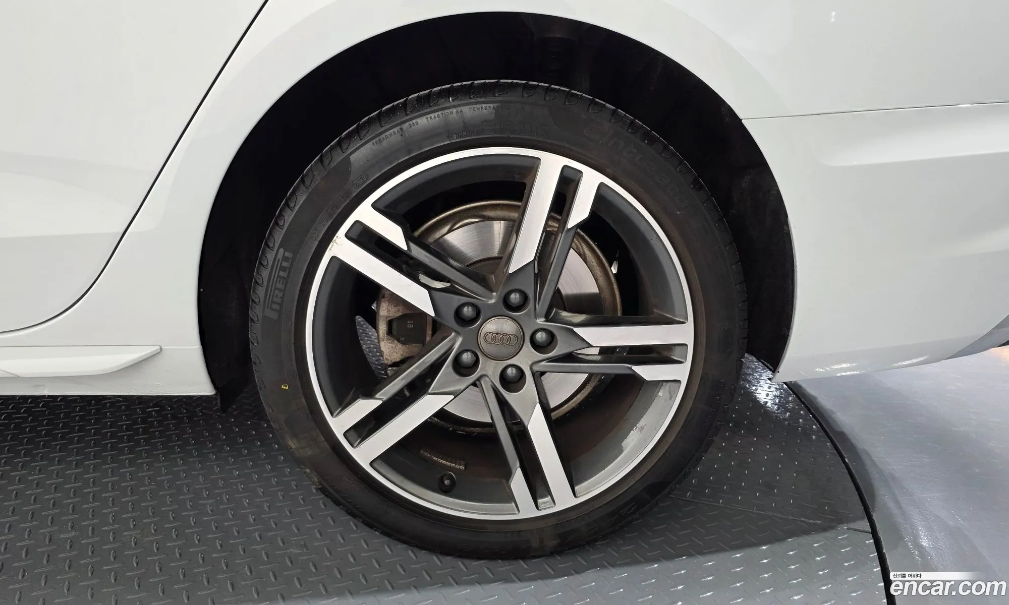 Audi A4 2021 WAUZZZF45MN001839 — 19