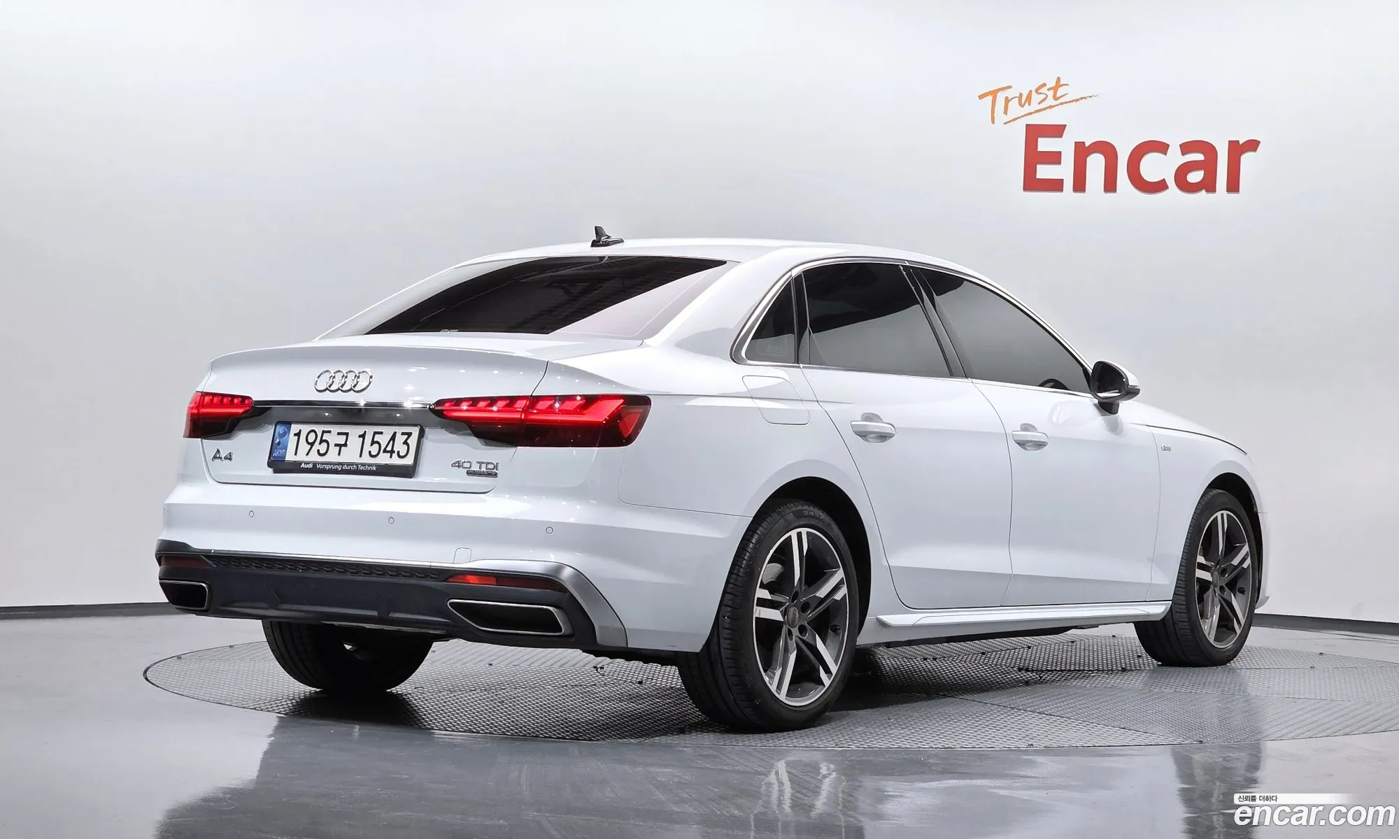 Audi A4 2021 WAUZZZF45MN001839 — 2
