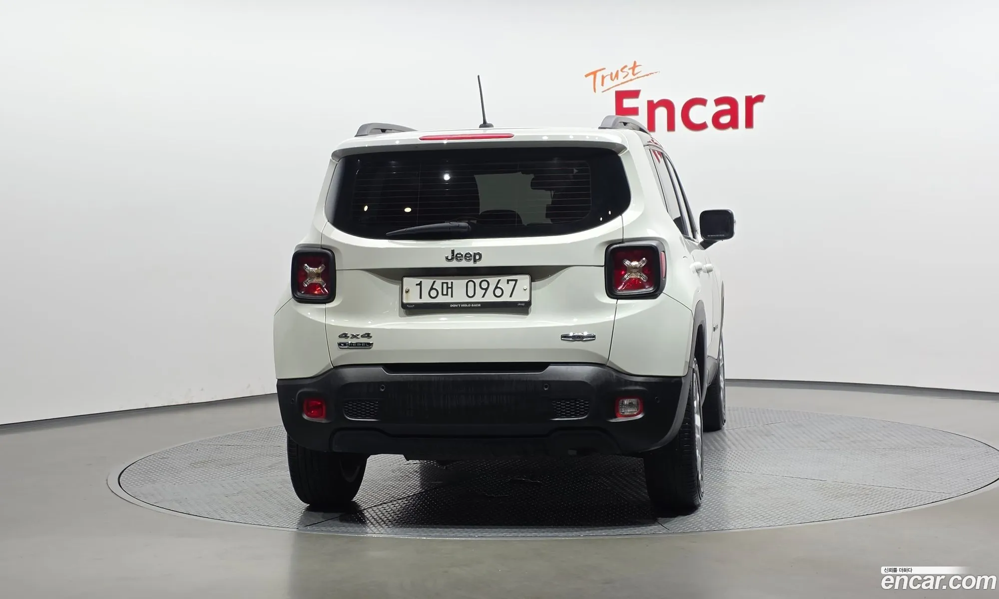 Jeep Renegade 2015 — 19