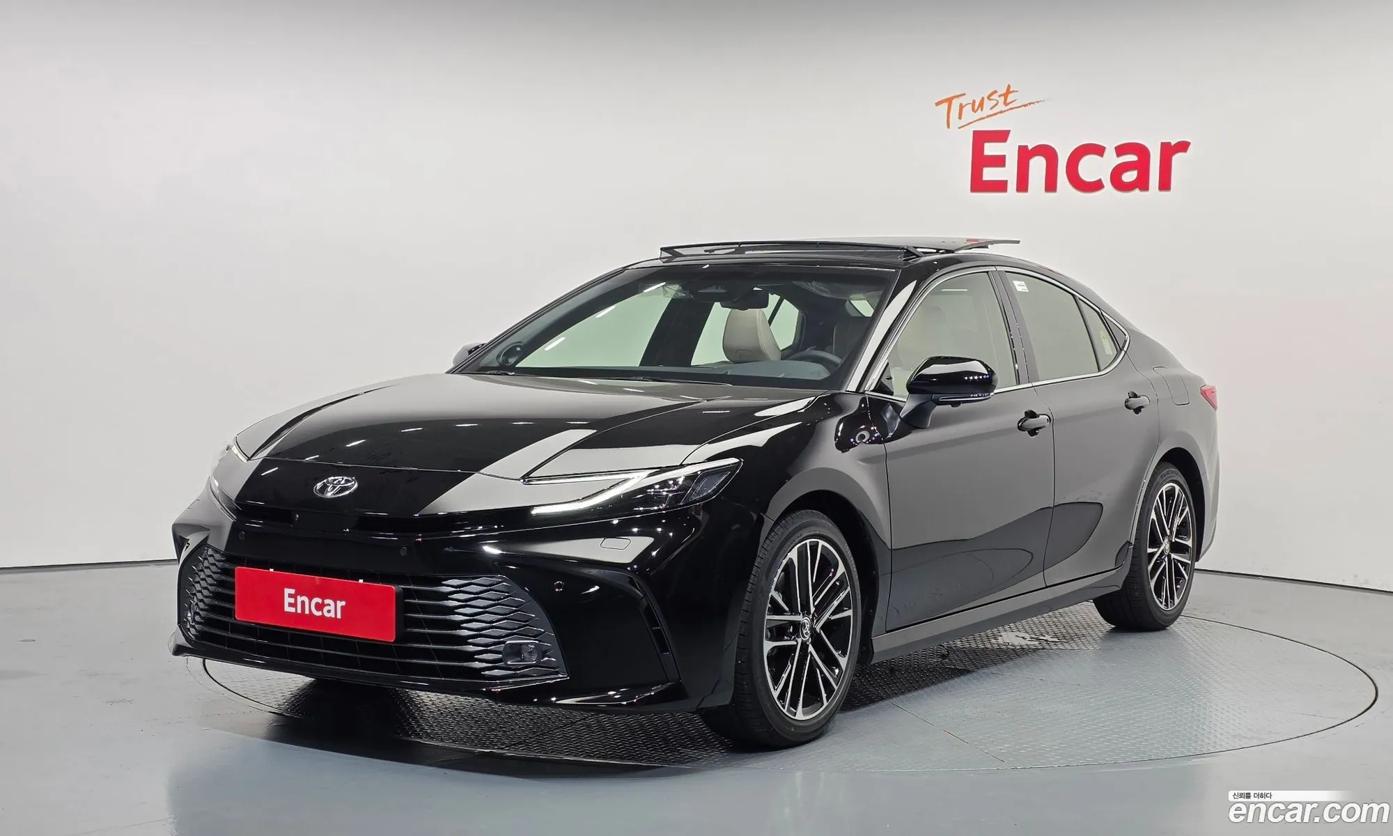 Toyota Camry 2026 — 5
