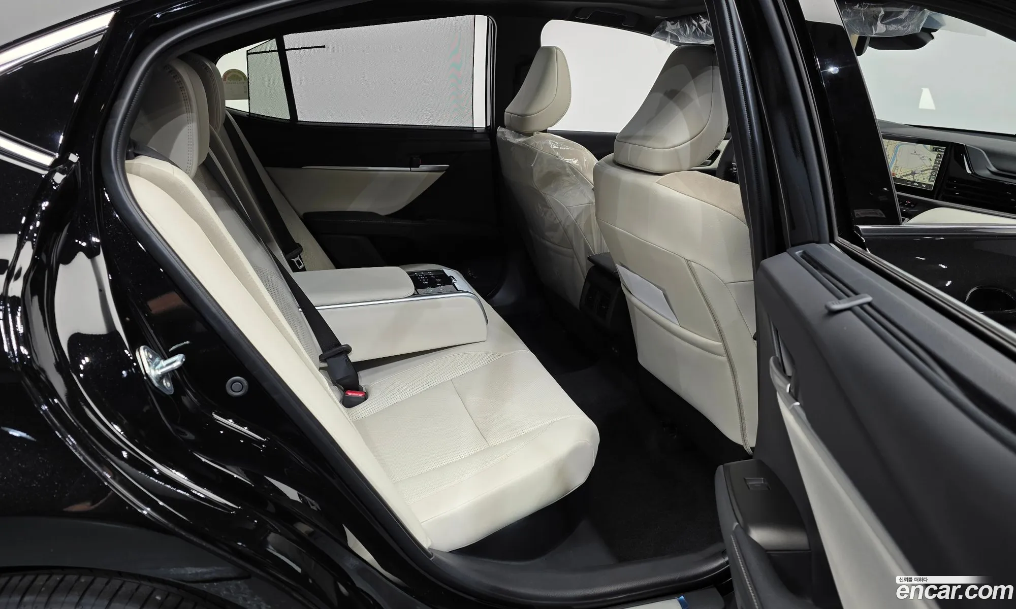 Toyota Camry 2026 — 17