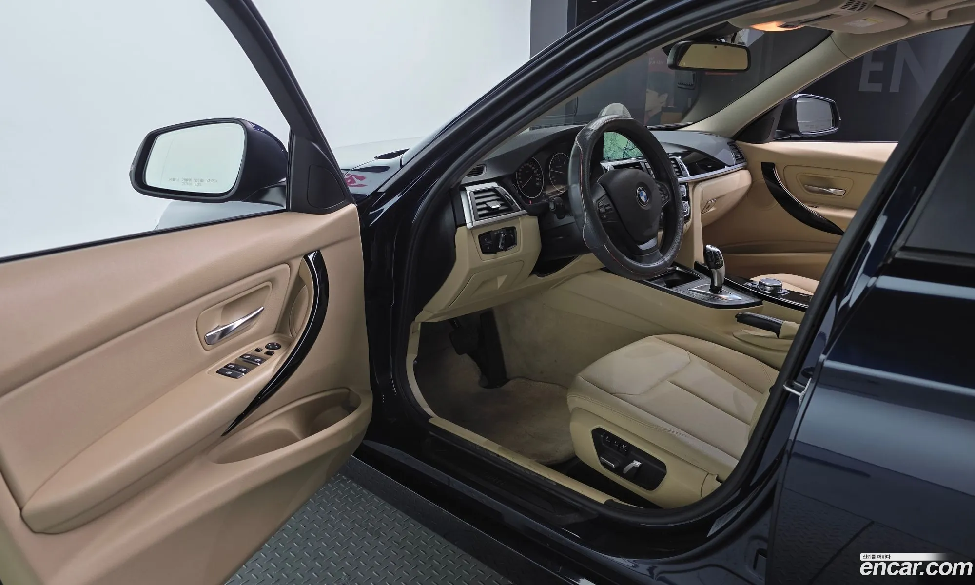 BMW 3 Series 2016 WBA8C9105GK652296 — 9