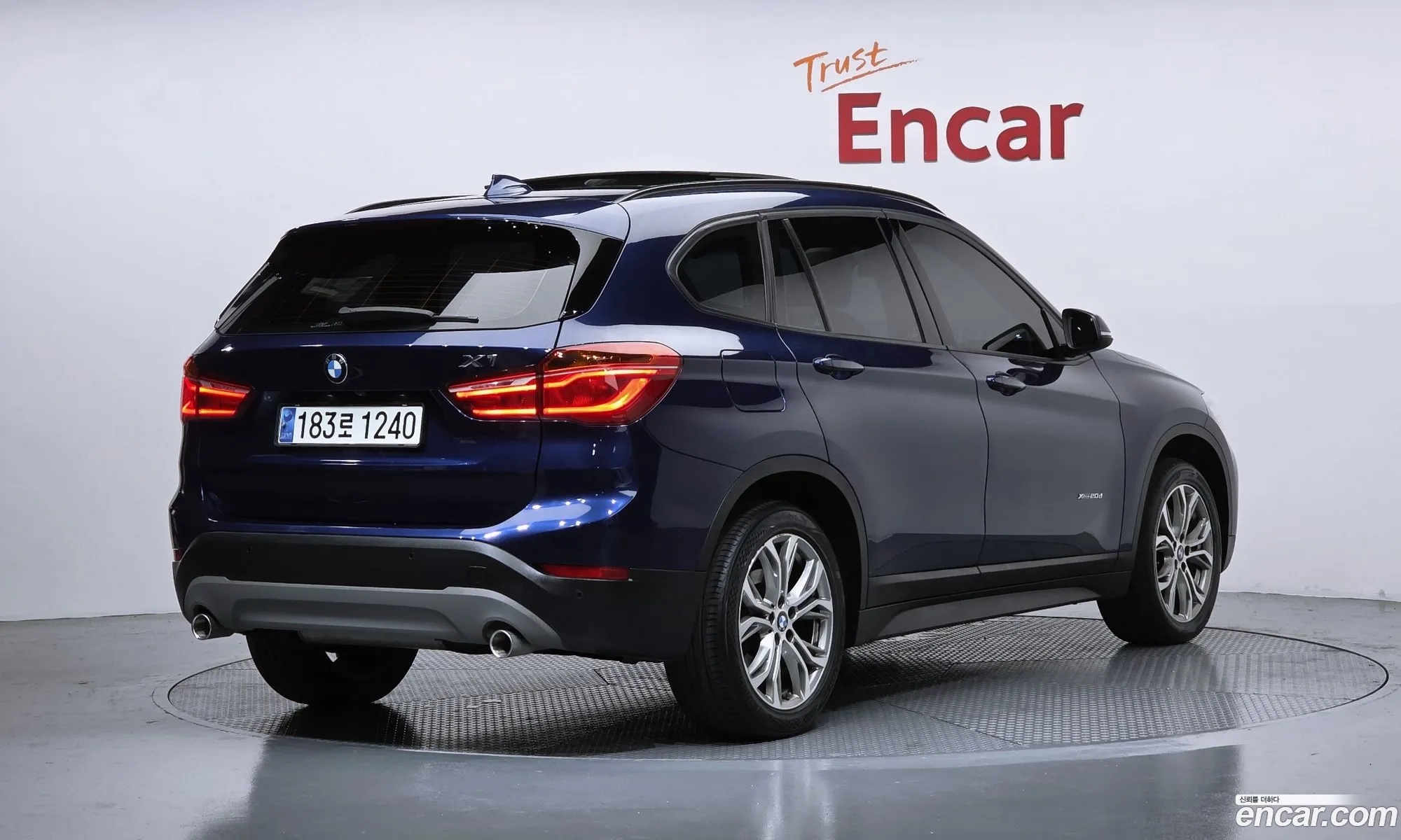 BMW X1 2018 WBAJJ1107JEF61533 — 30