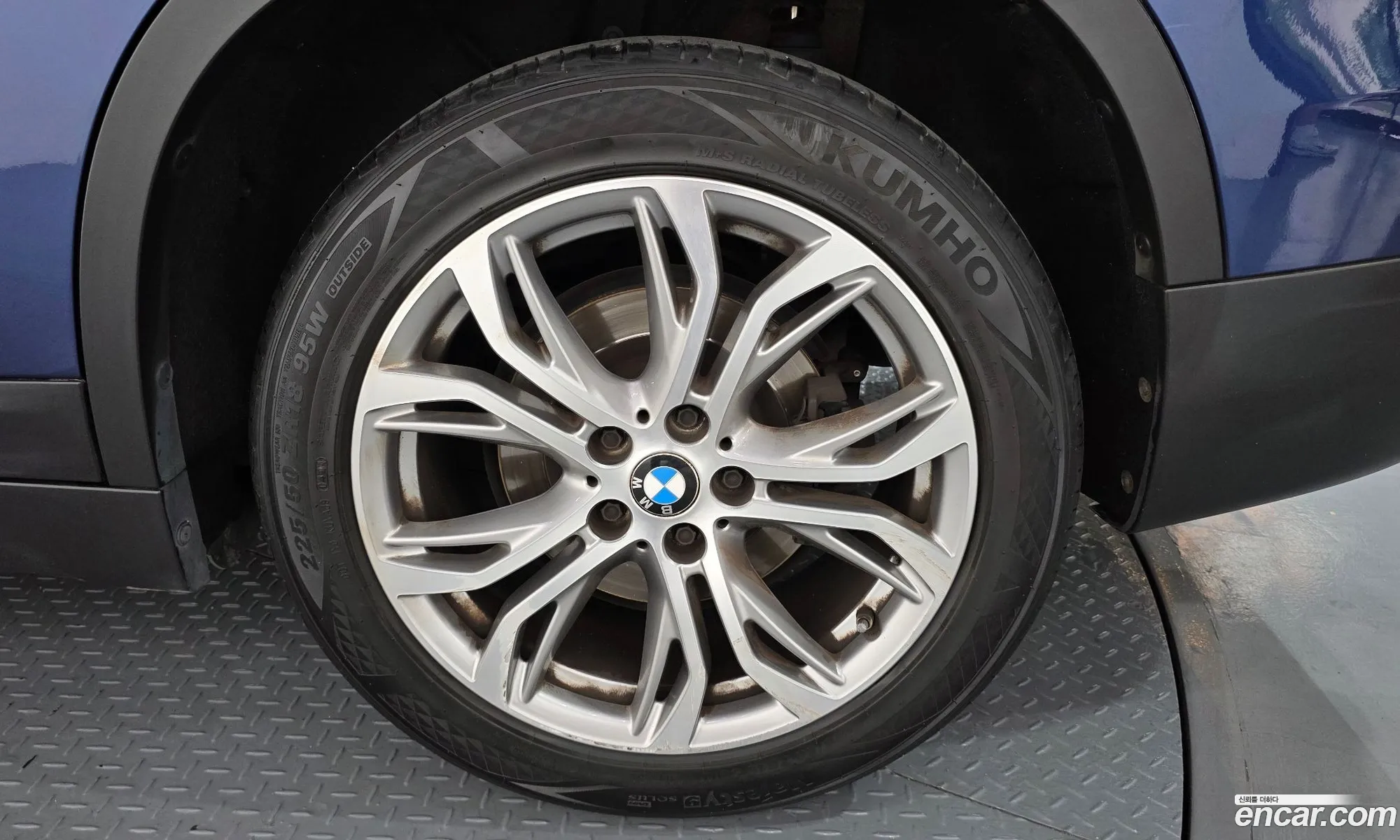 BMW X1 2018 WBAJJ1107JEF61533 — 17
