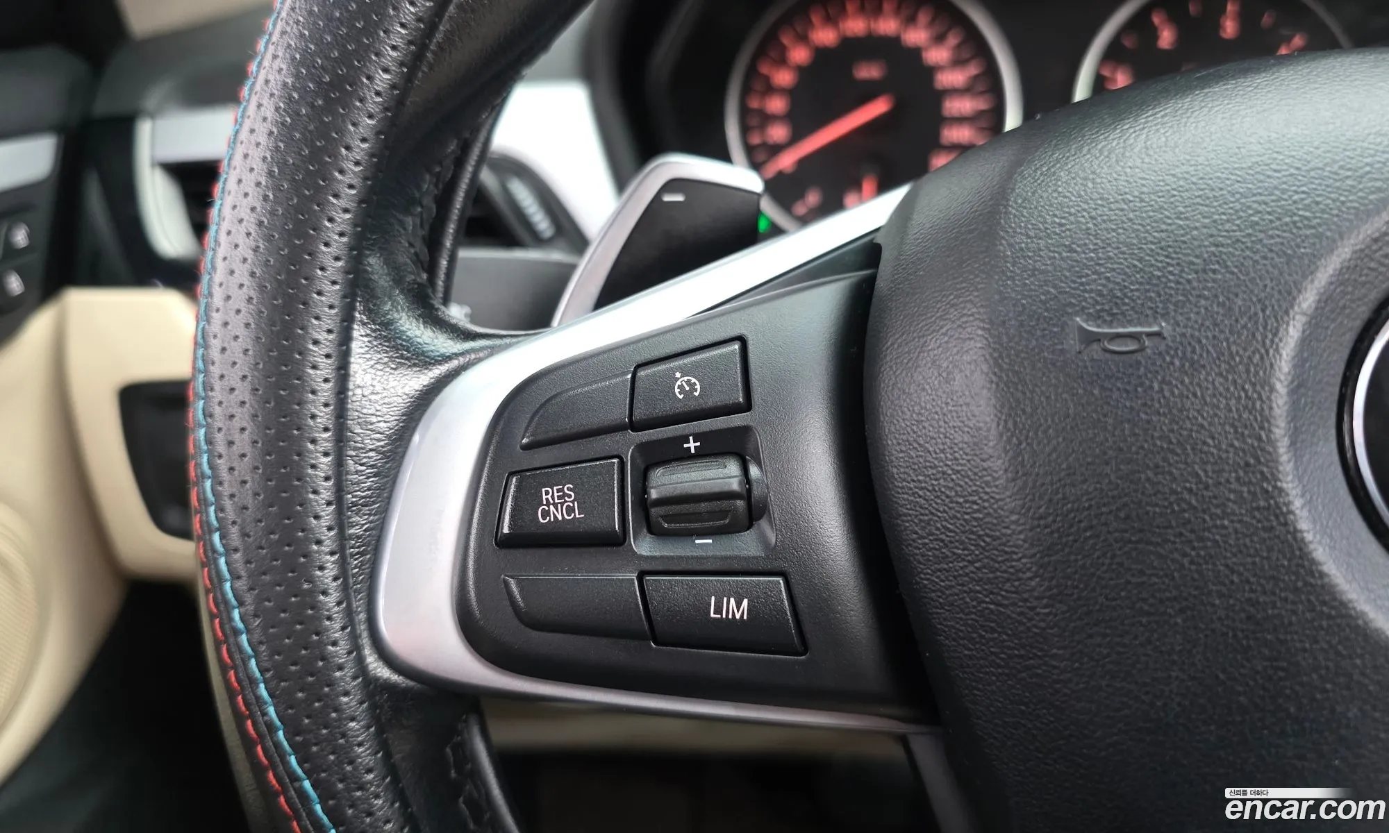 BMW X1 2018 WBAJJ1107JEF61533 — 25