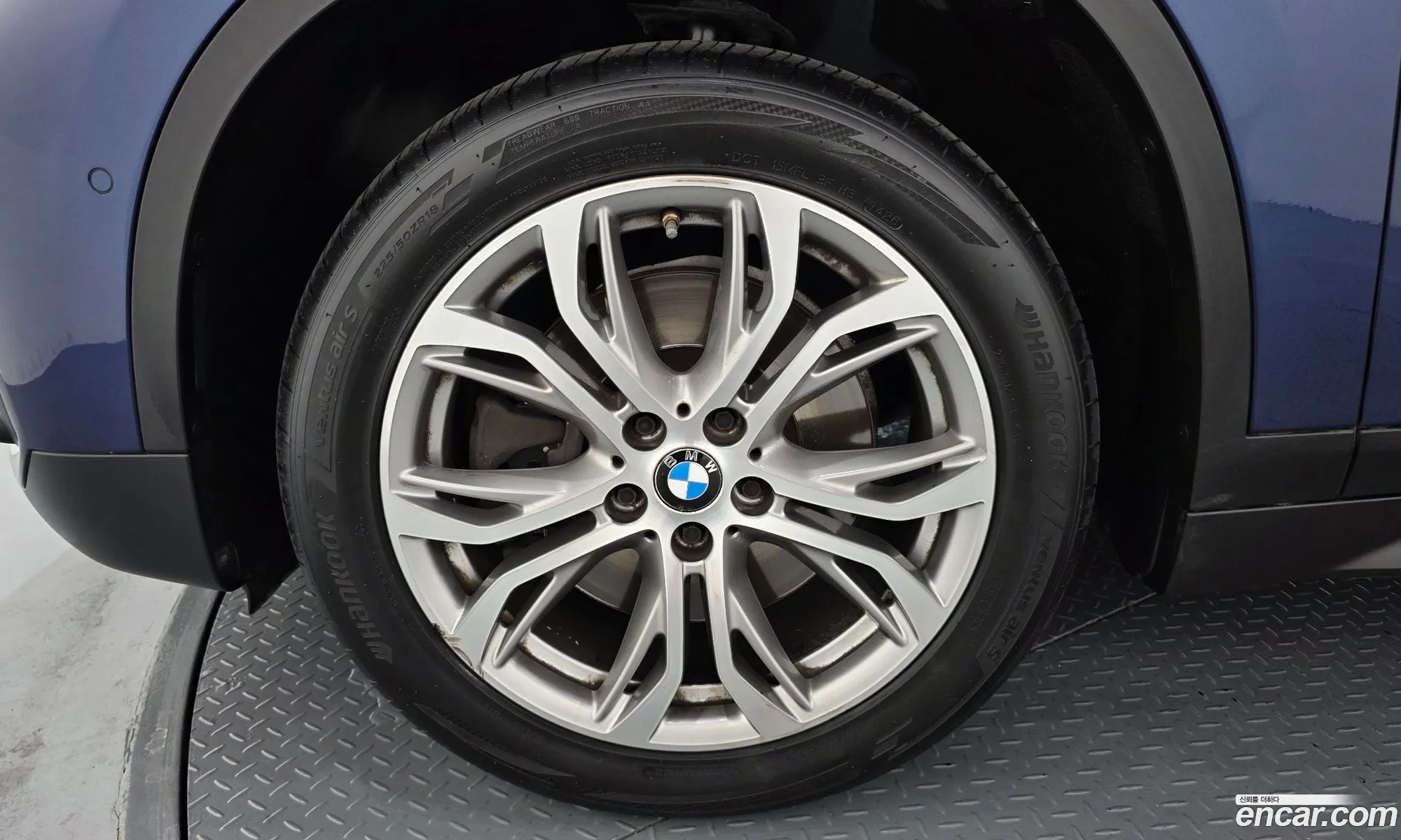 BMW X1 2018 WBAJJ1107JEF61533 — 16
