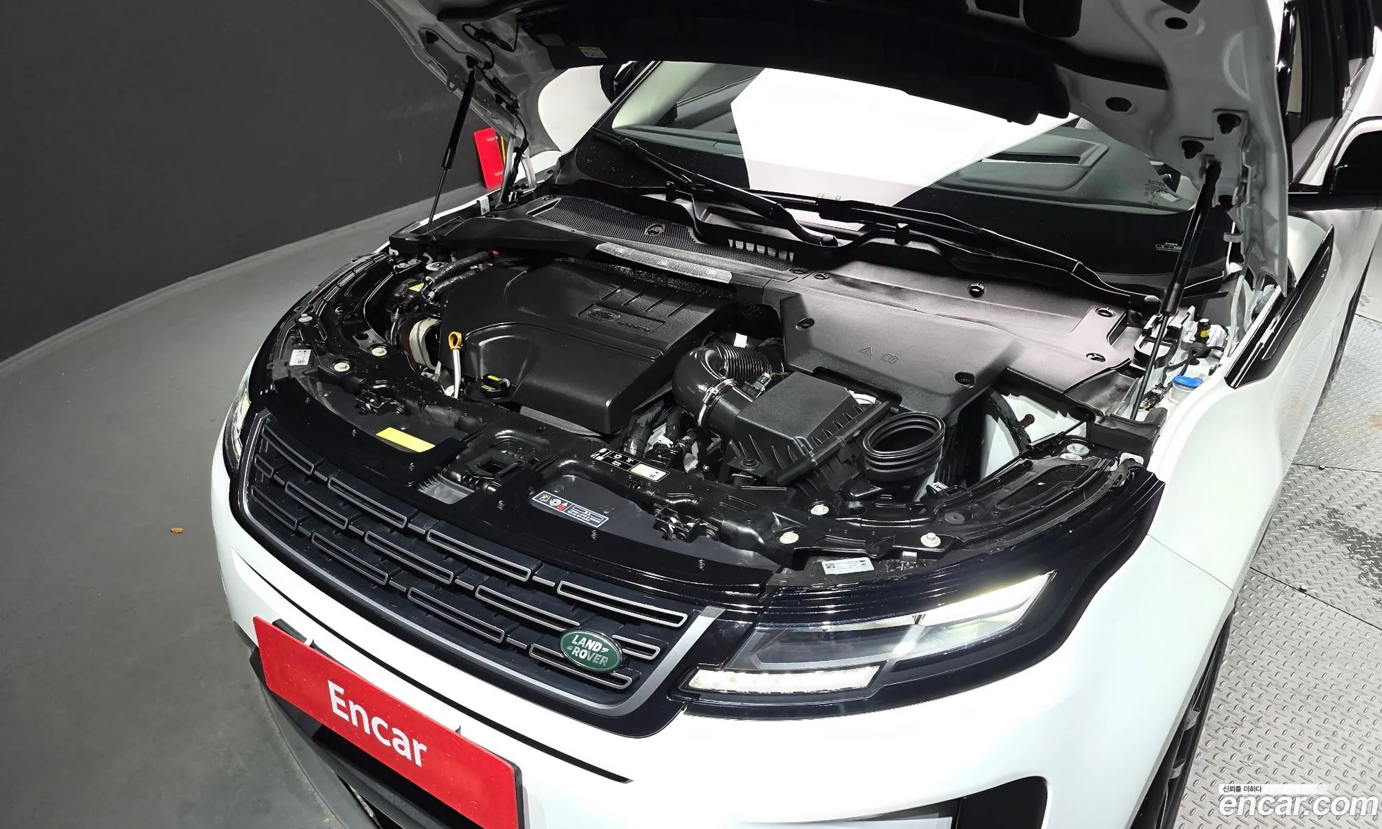 Land Rover Range Rover Evoque 2025 — 16
