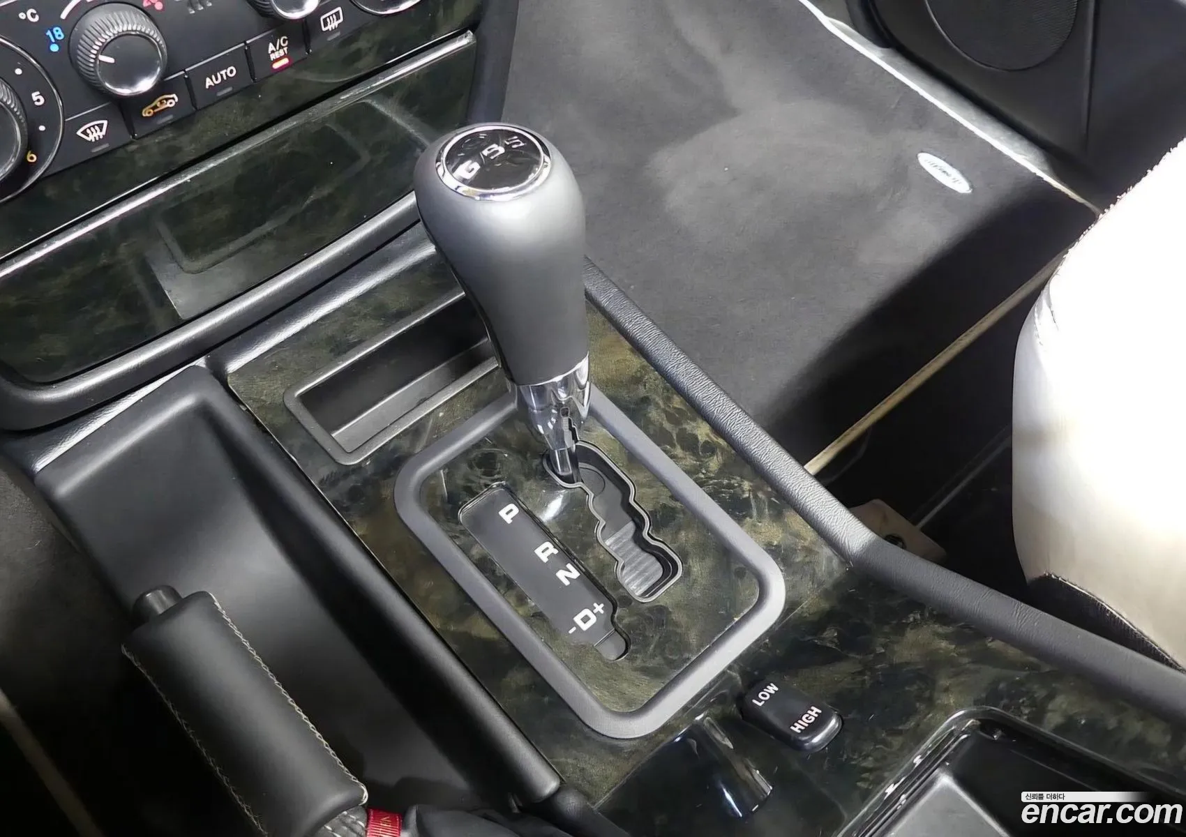 Mercedes-Benz G-Class W463 2009 — 11