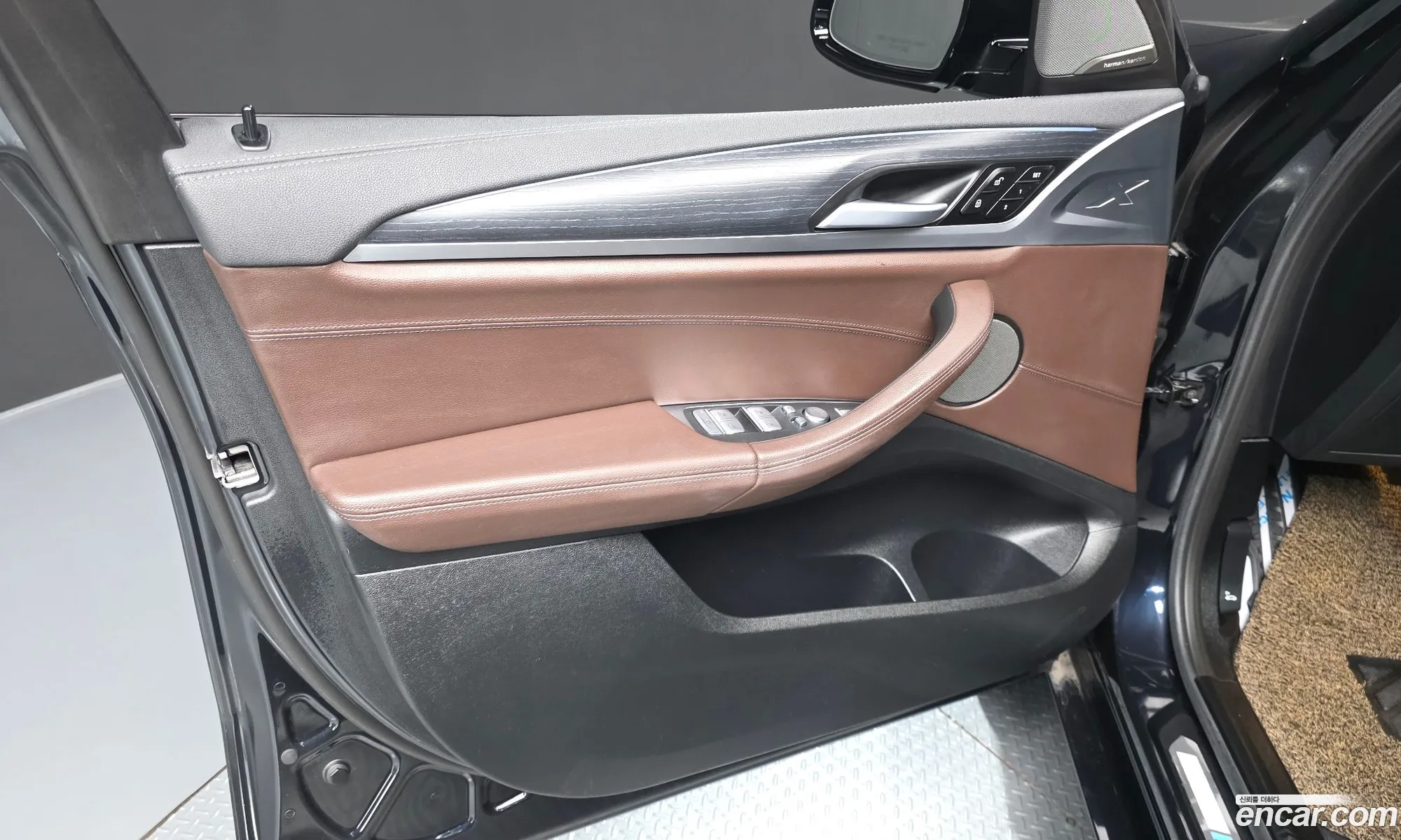 BMW iX3 2023 WBY41DU03PSA49015 — 4