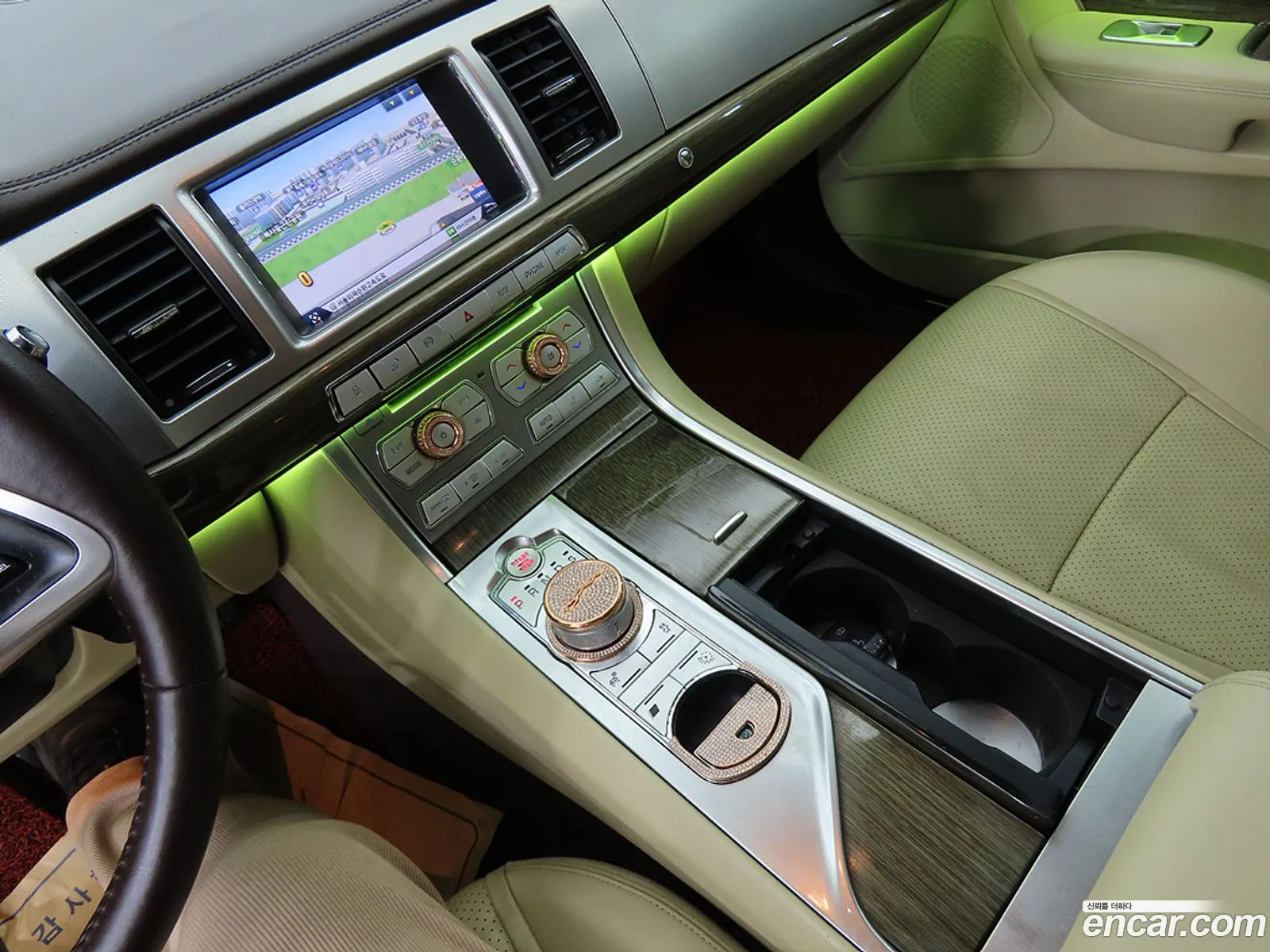 Jaguar XF 2015 — 12