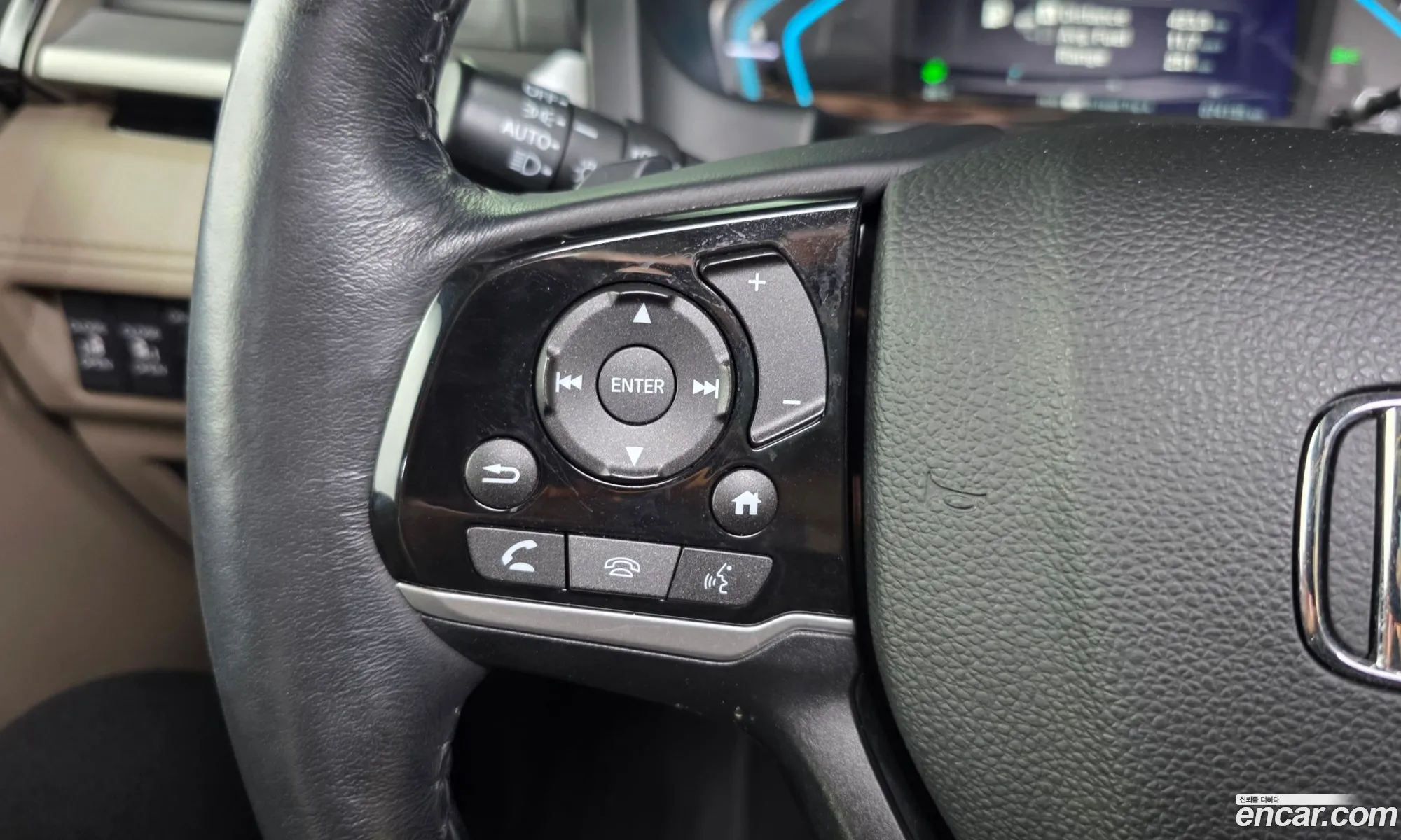 Honda Odyssey 2017 5KBRL6880JB600238 — 28
