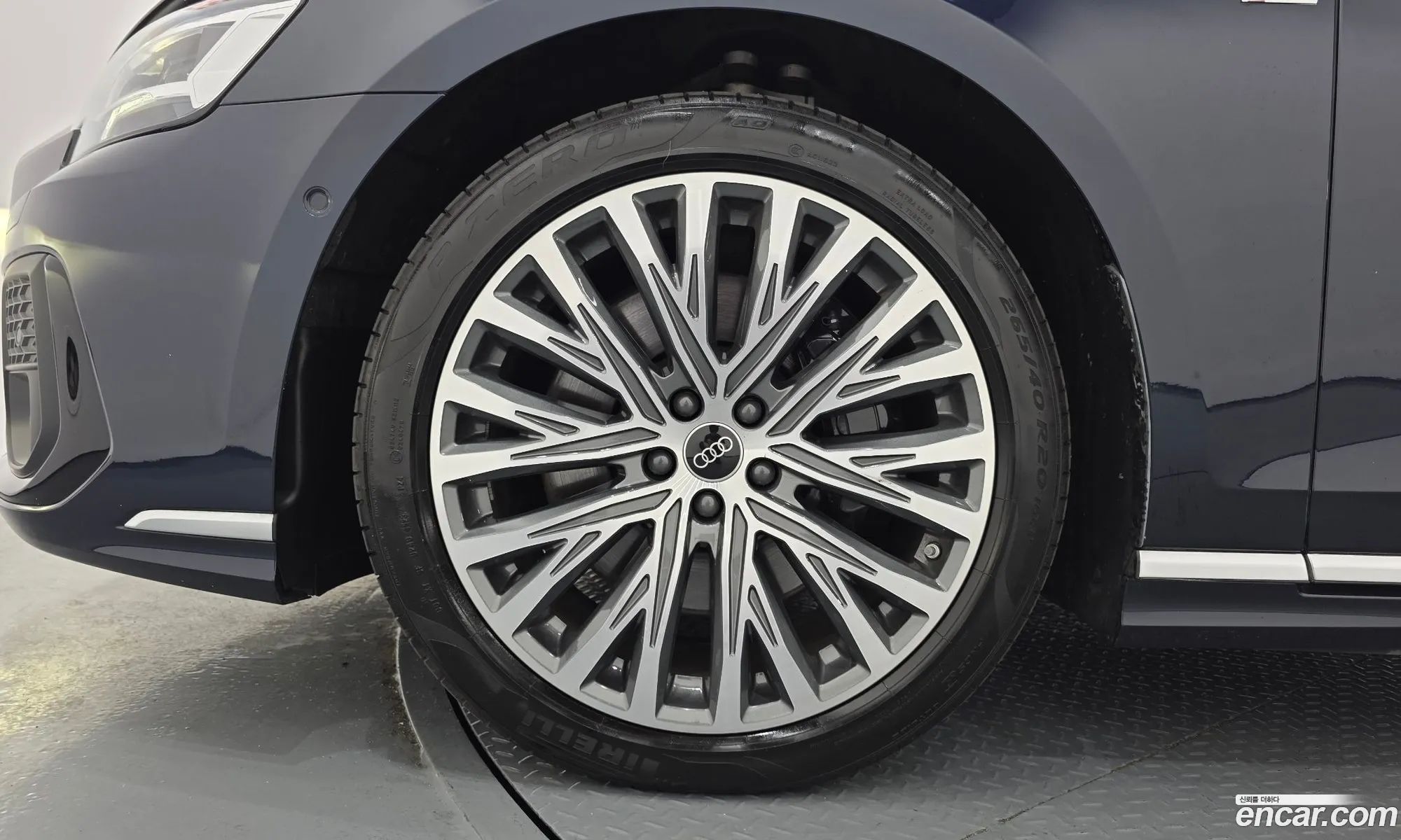 Audi A8 2023 WAUZZZF87PN013143 — 8