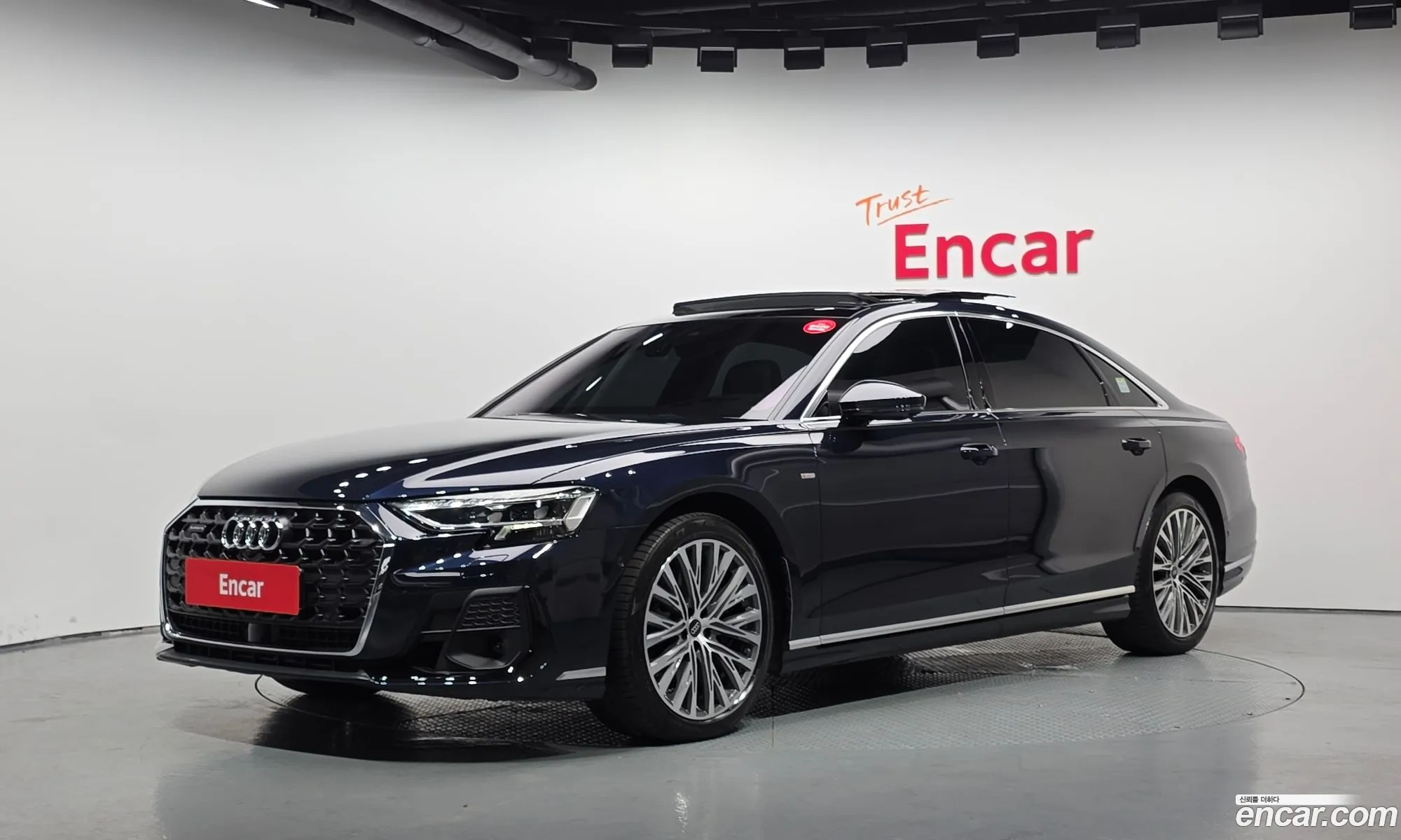 Audi A8 2023 WAUZZZF87PN013143 — 2