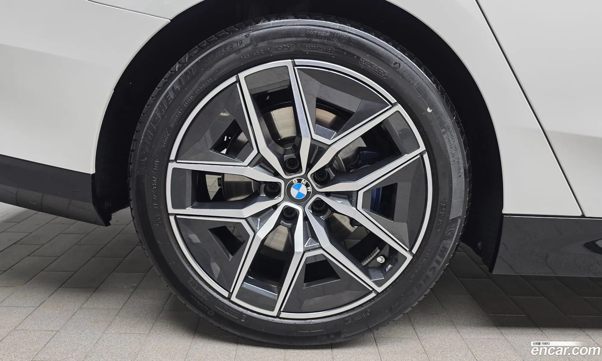 BMW 5 Series 2024 — 6