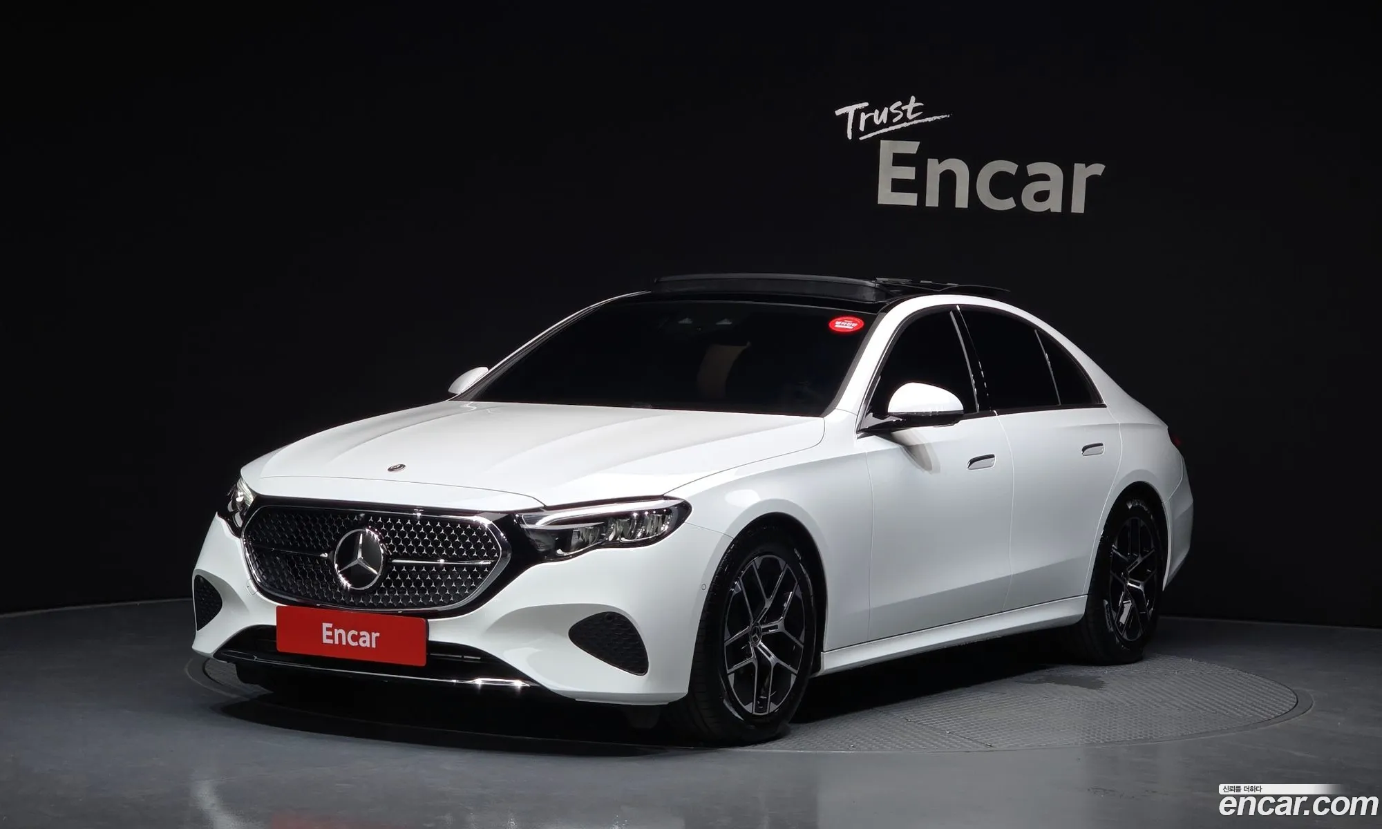 Mercedes-Benz E-Class W214 2025 — 31