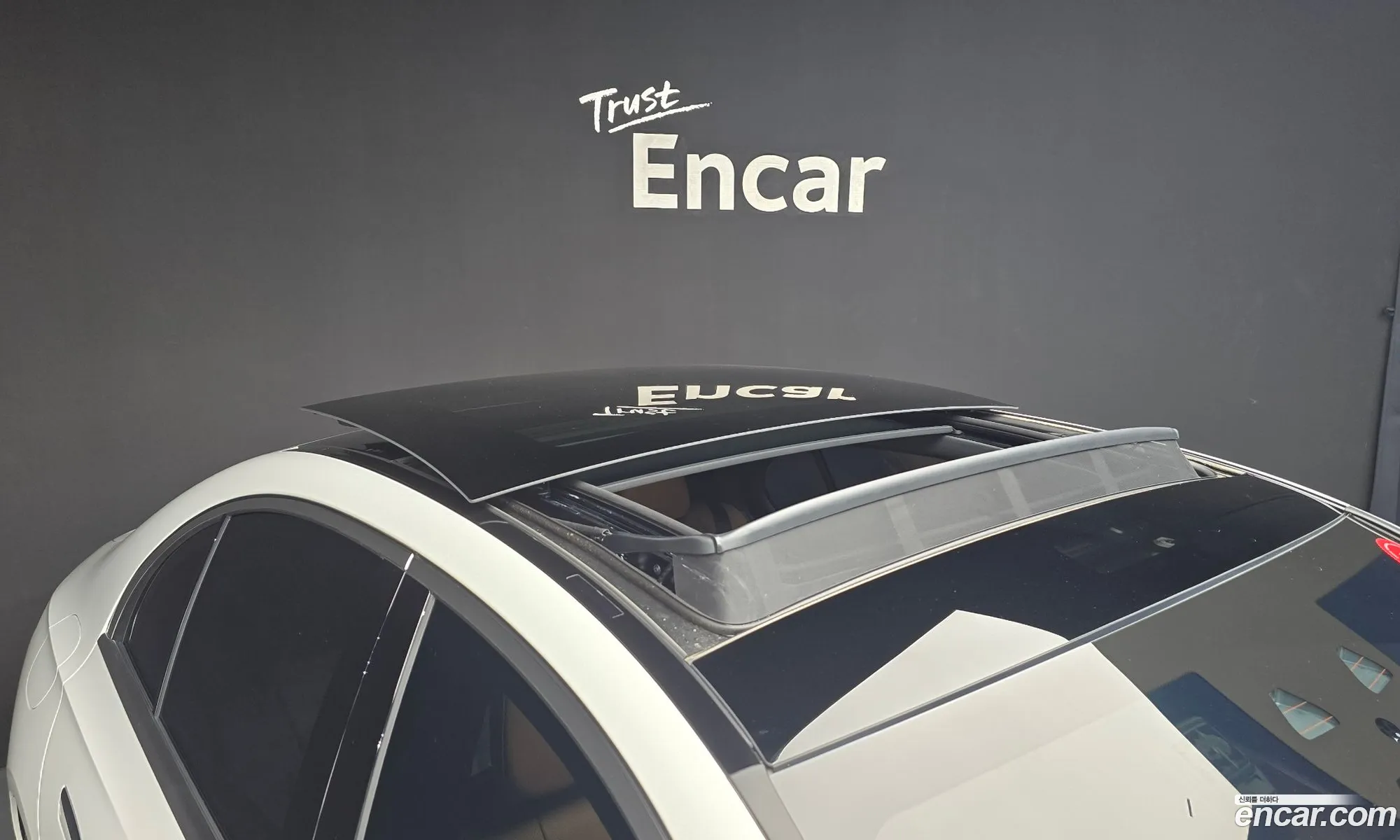 Mercedes-Benz E-Class W214 2025 — 28