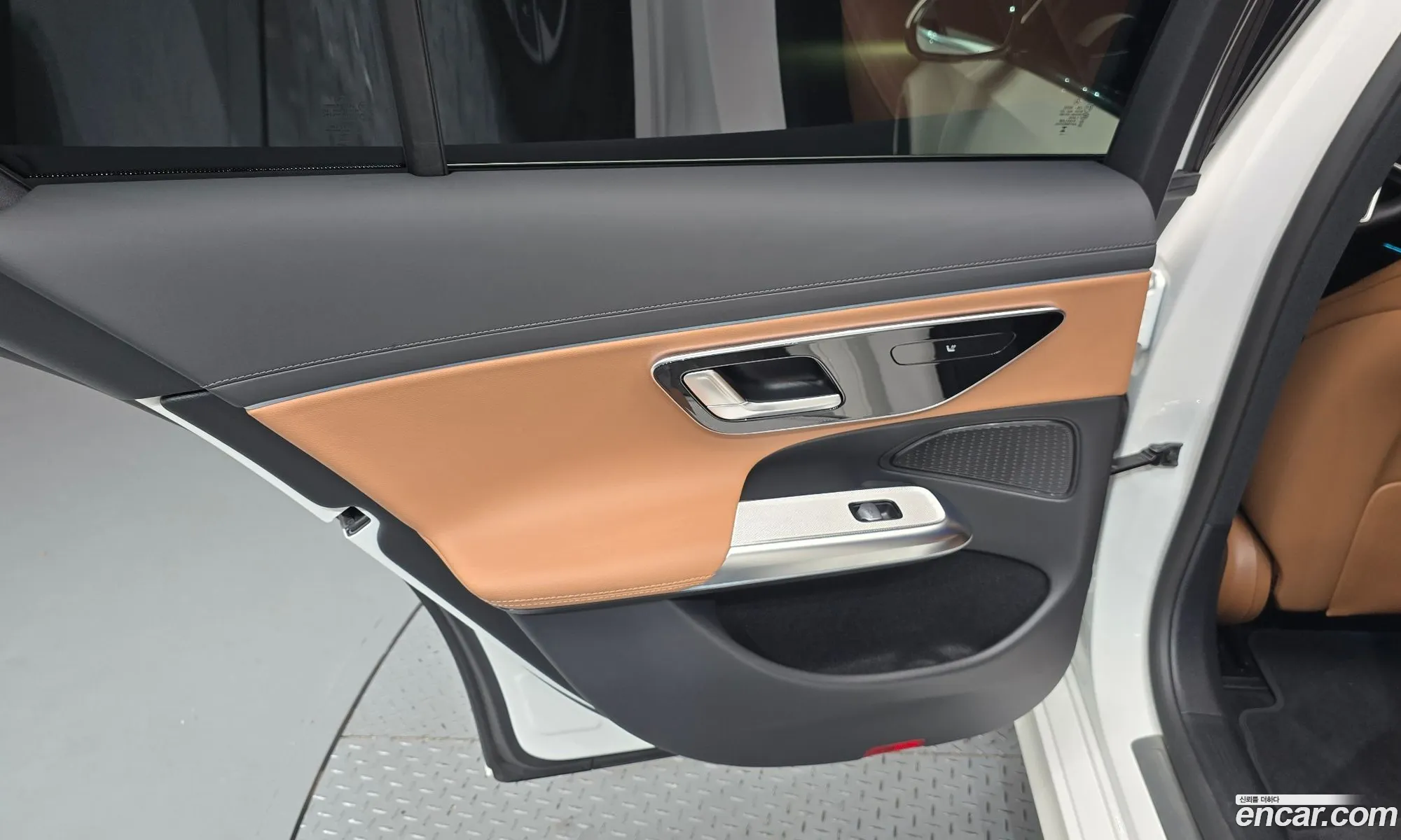 Mercedes-Benz E-Class W214 2025 — 25
