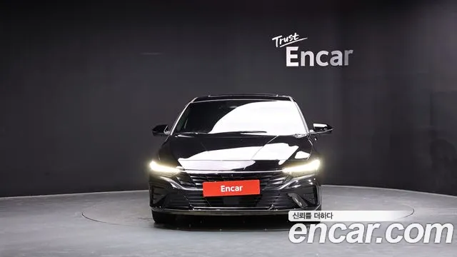 Hyundai Elantra 2024 — 2