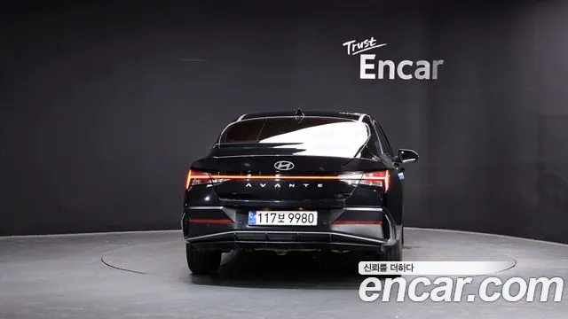 Hyundai Elantra 2024 — 3