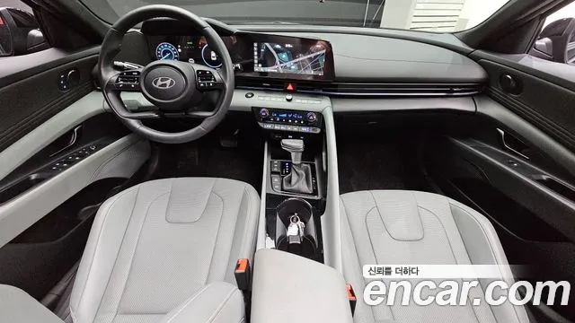 Hyundai Elantra 2024 — 4
