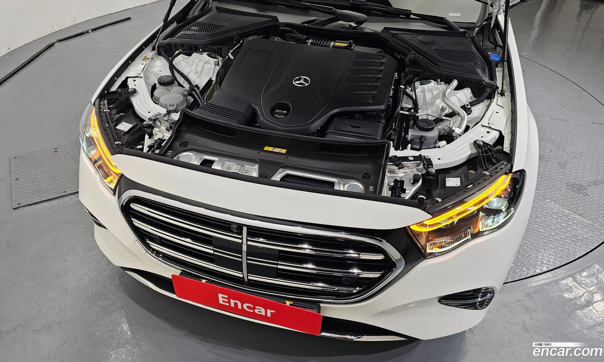 Mercedes-Benz E-Class W214 2025 — 17