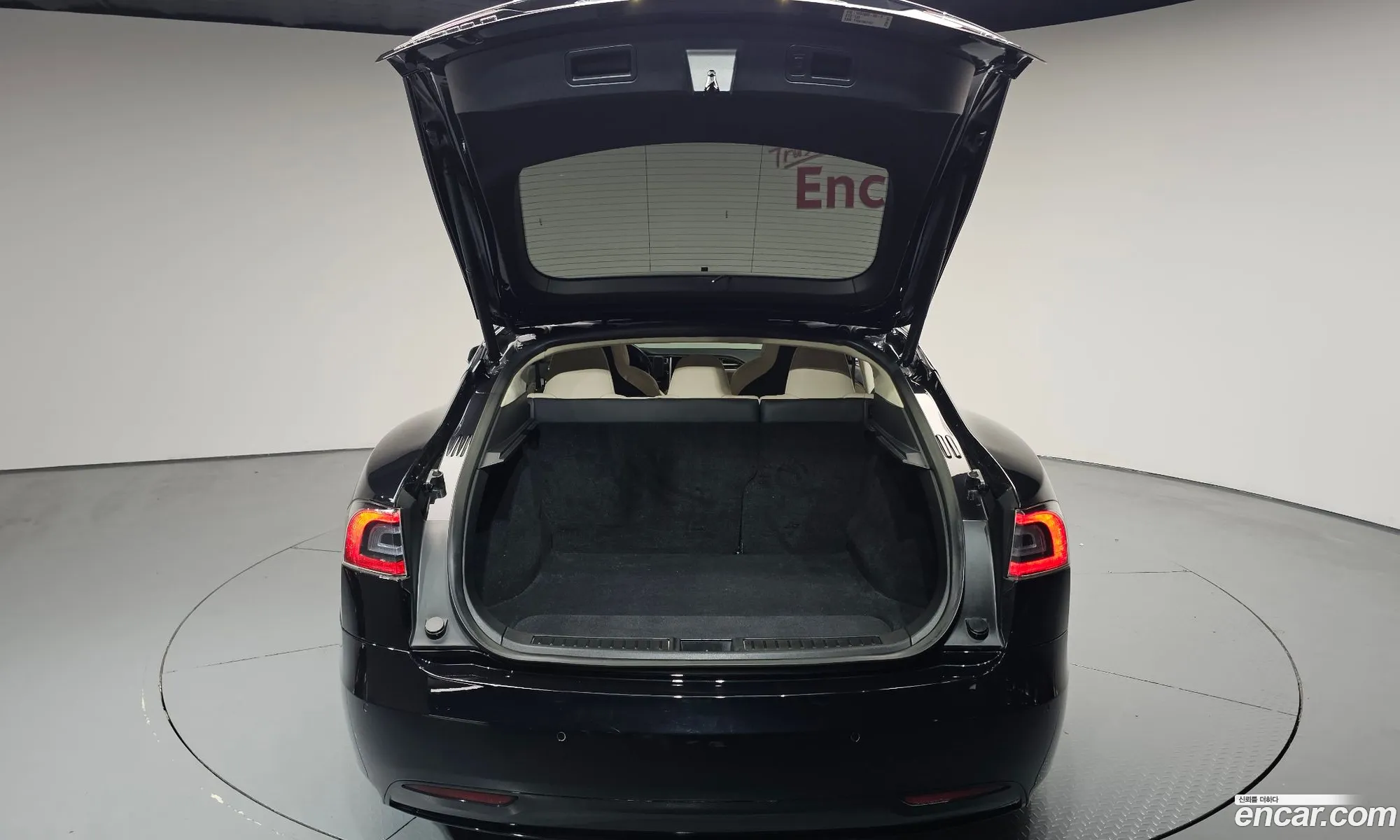 Tesla Model S 2018 5YJSA1E21JF236181 — 23