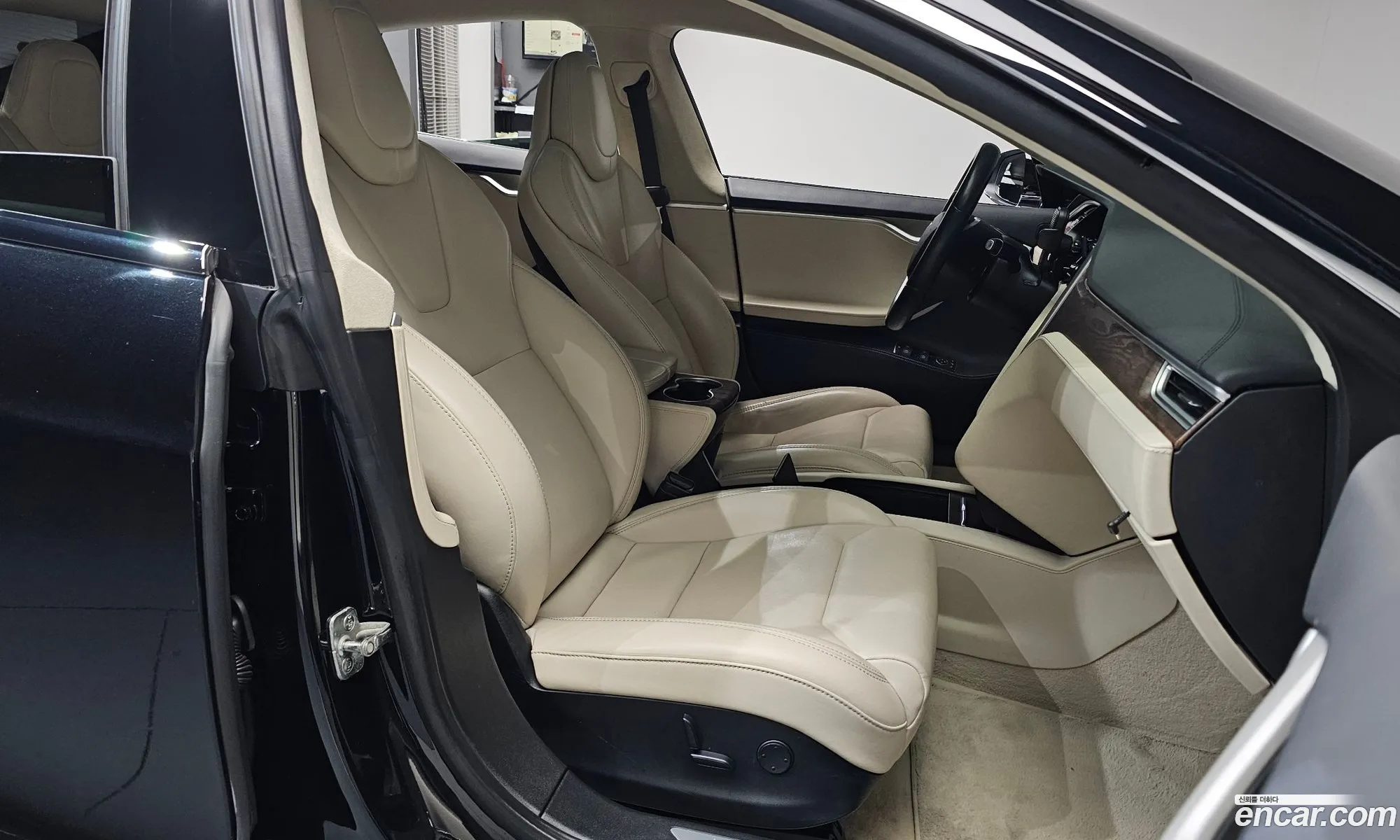 Tesla Model S 2018 5YJSA1E21JF236181 — 16