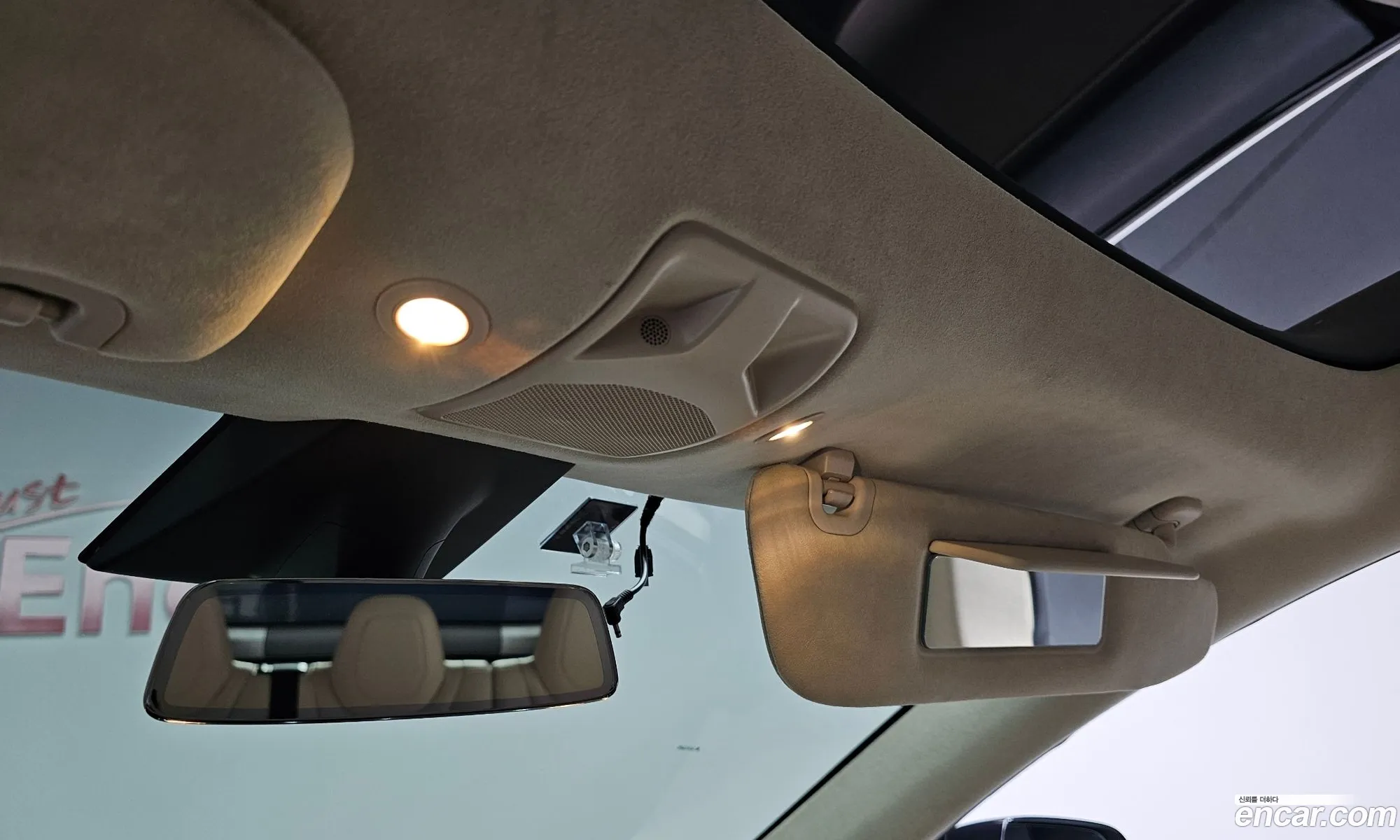 Tesla Model S 2018 5YJSA1E21JF236181 — 18