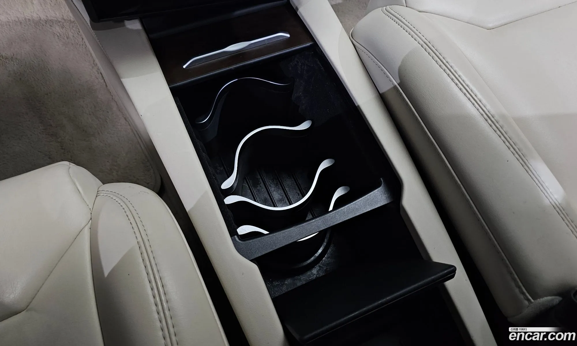 Tesla Model S 2018 5YJSA1E21JF236181 — 19
