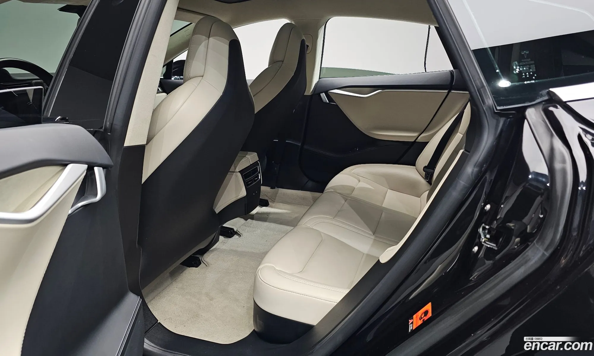Tesla Model S 2018 5YJSA1E21JF236181 — 10