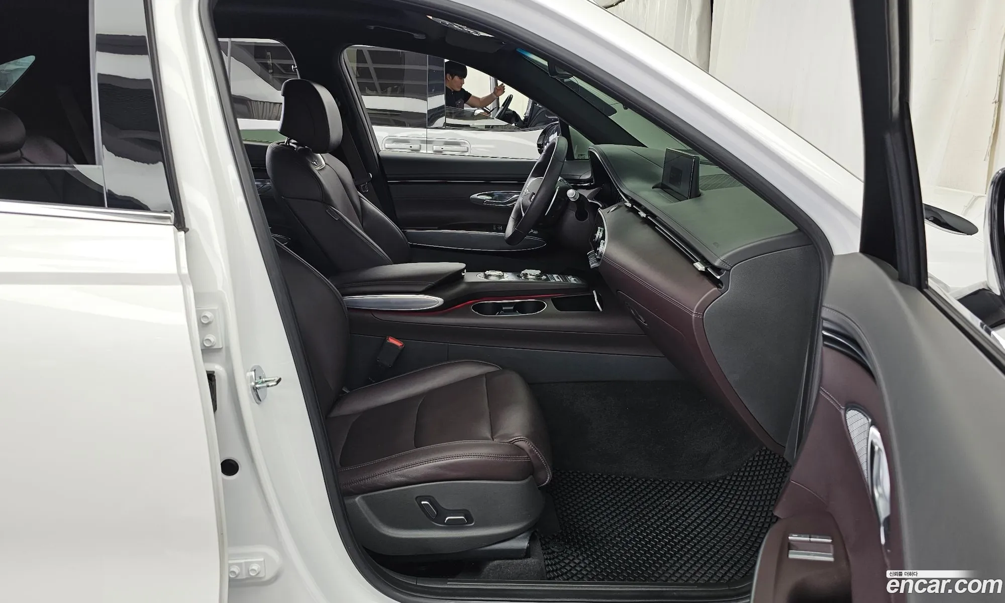 Genesis GV70 2021 — 25